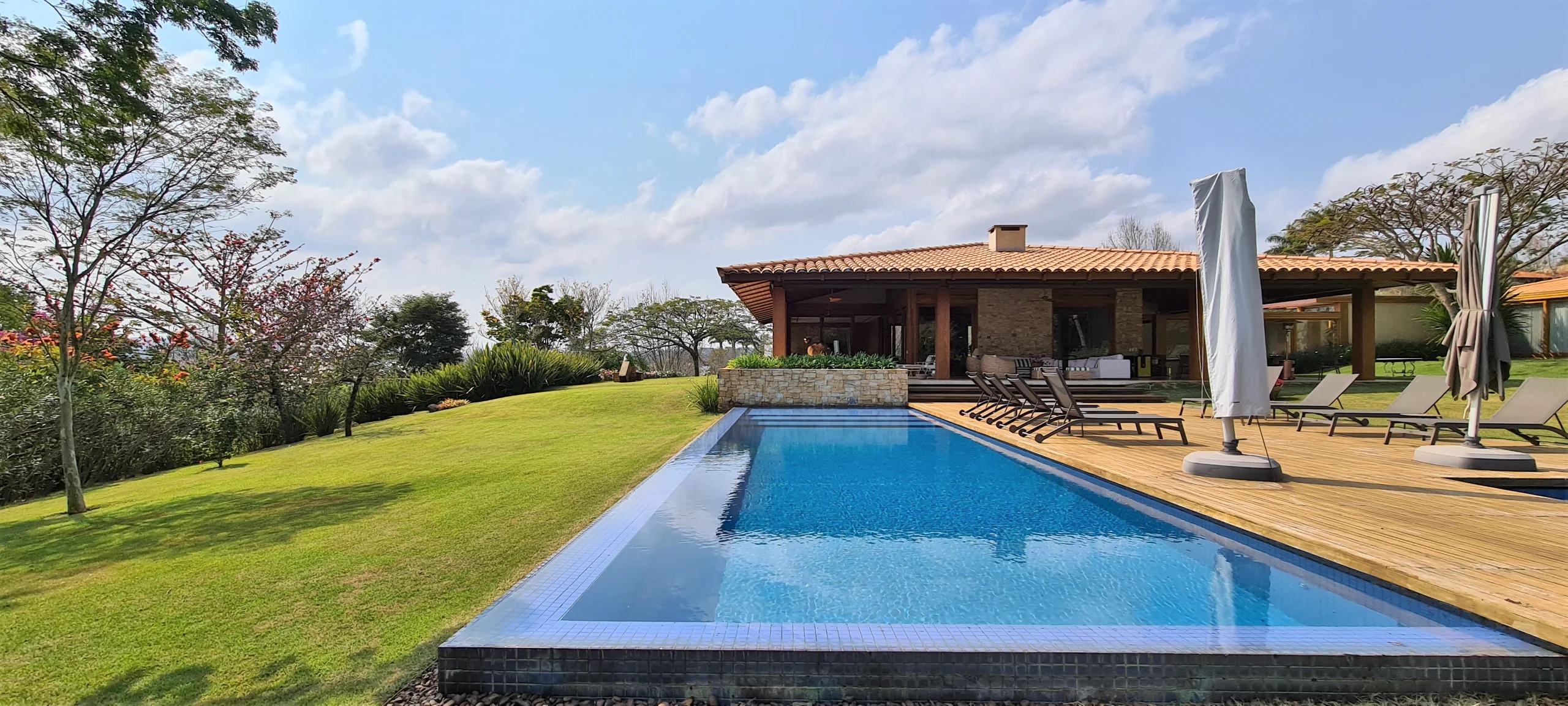 Imóveis Na Quinta da Baroneza - Casa Venda - Projeto de Gilda Meirelles na Quinta da Baroneza