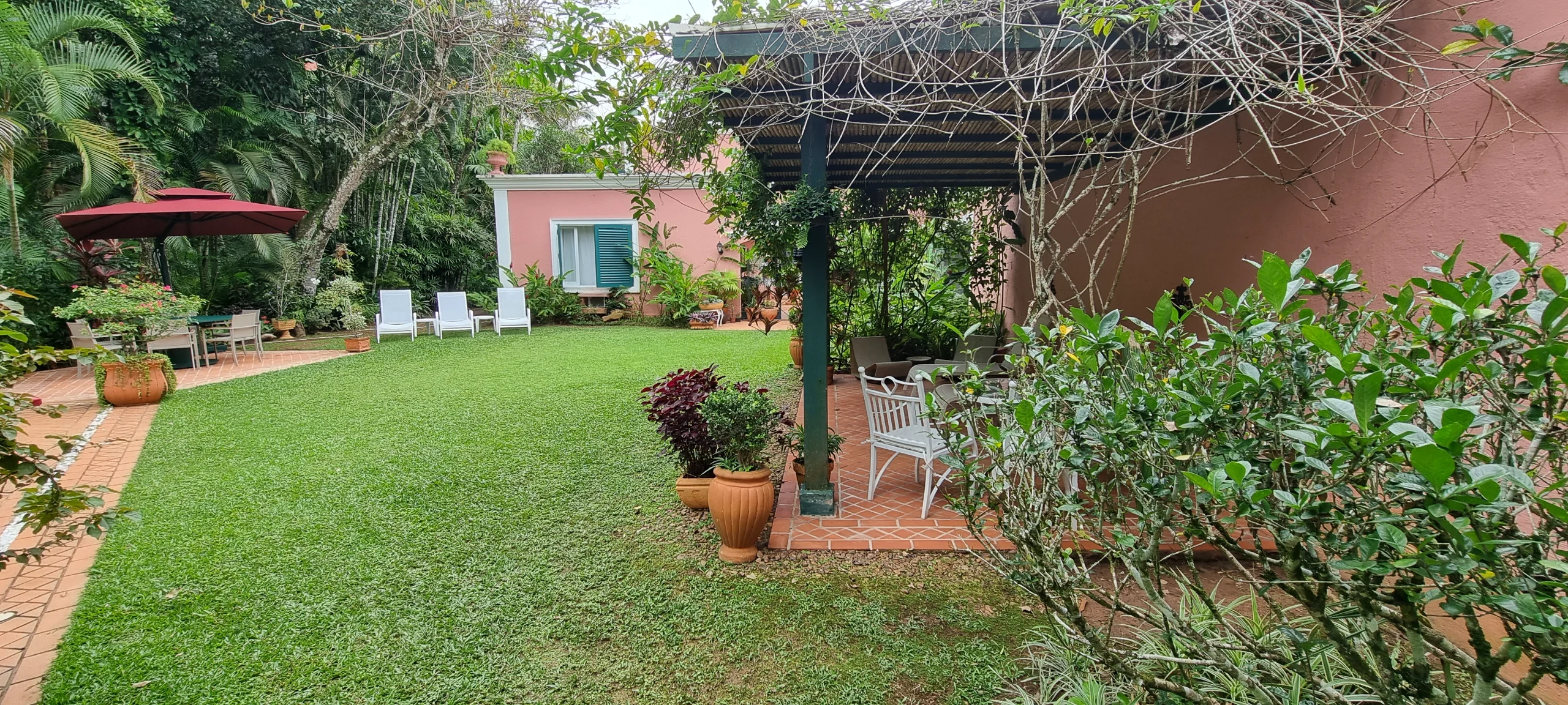 Locação Temporada Praia das Conchas Condominio Iporanga Guarujá