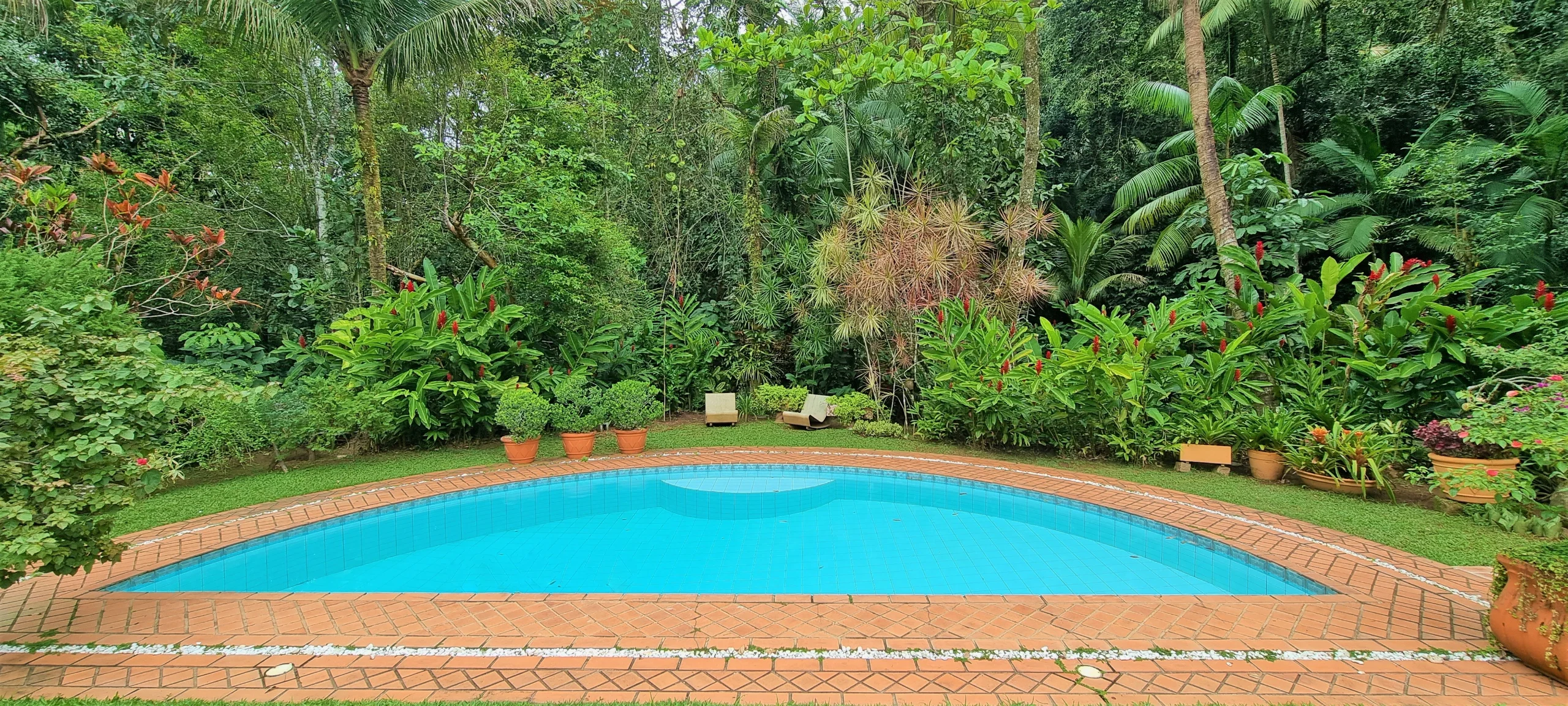 Locação Temporada Praia das Conchas Condominio Iporanga Guarujá