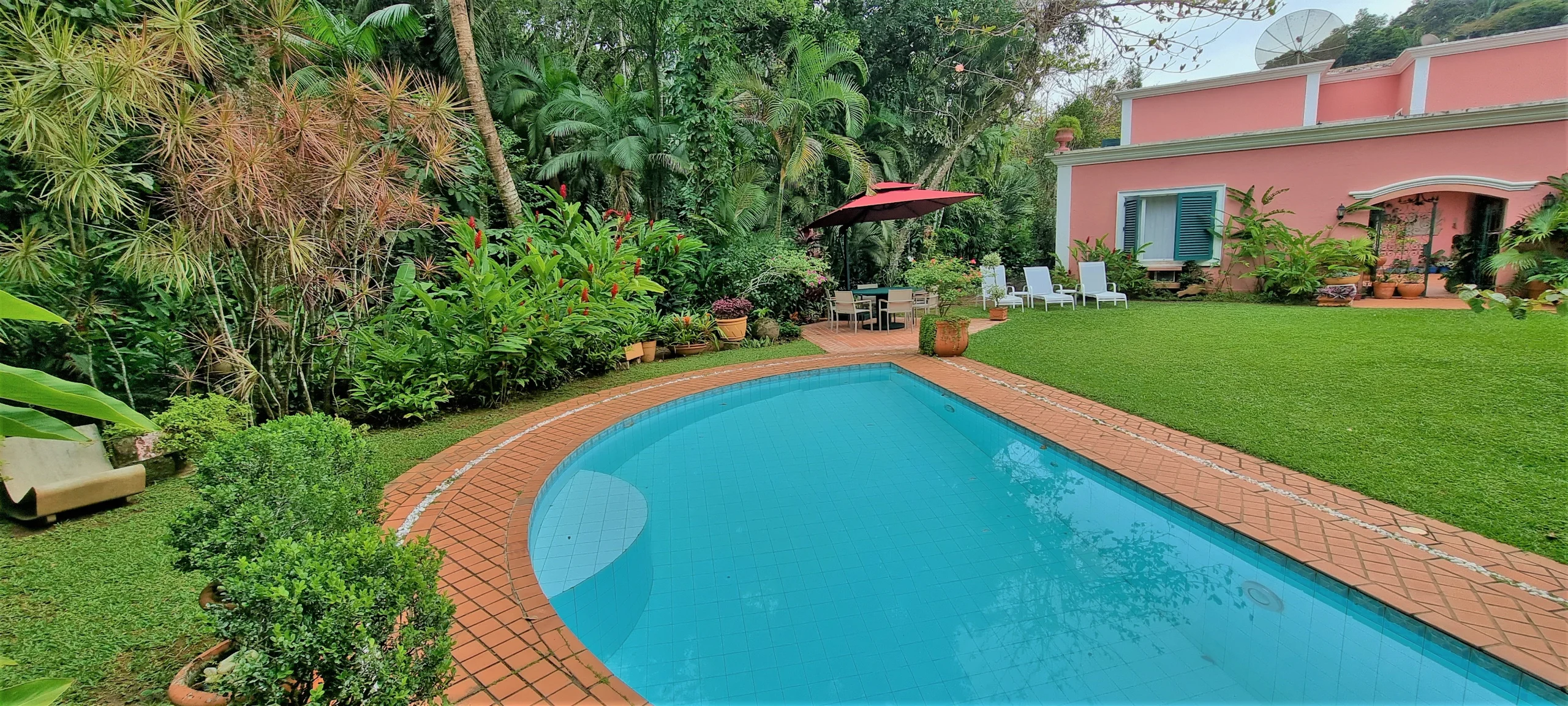Locação Temporada Praia das Conchas Condominio Iporanga Guarujá