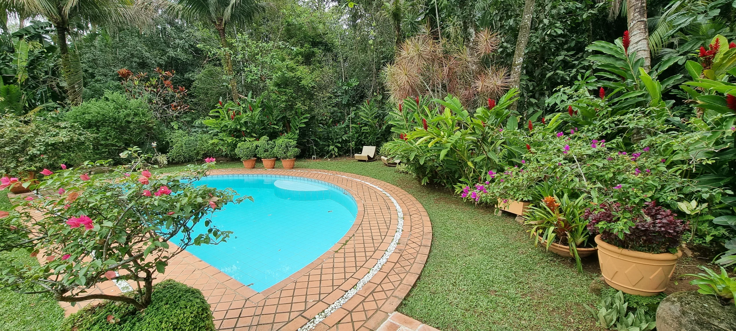 Locação Temporada Praia das Conchas Condominio Iporanga Guarujá
