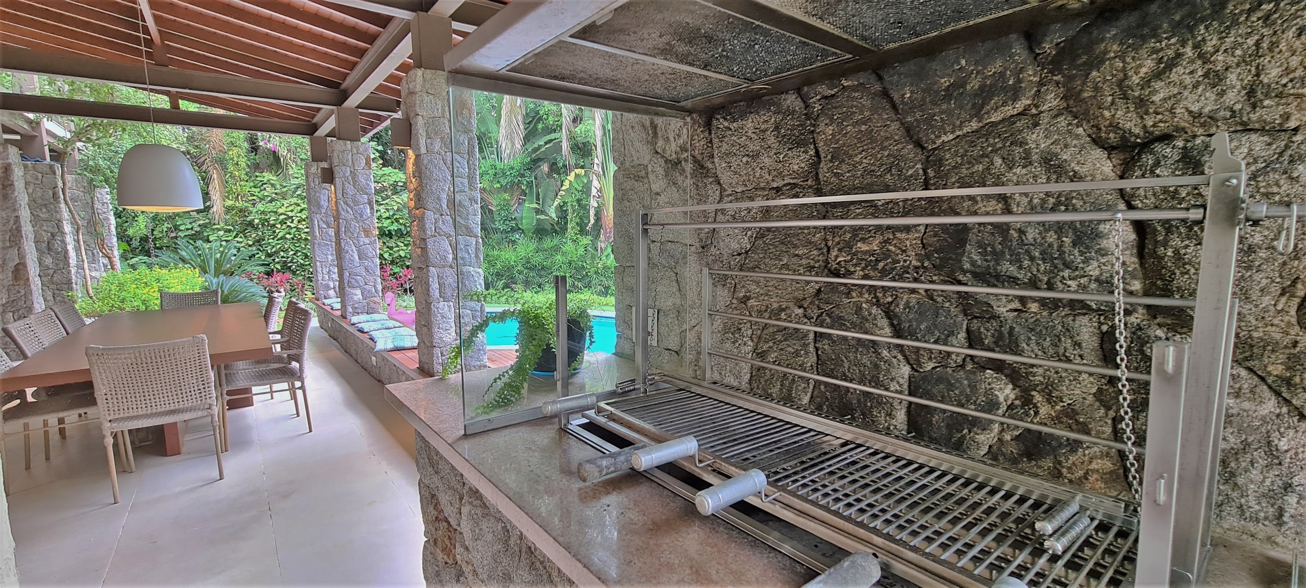 Casa com Vista Mar a Venda Condominio Iporanga
