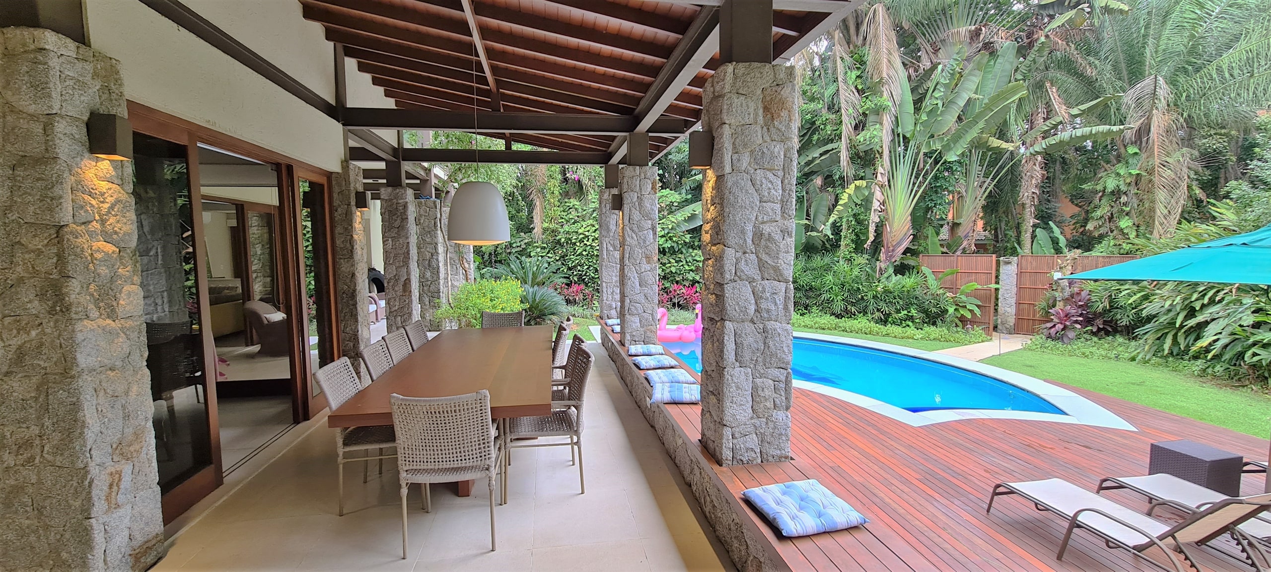 Casa com Vista Mar a Venda Condominio Iporanga