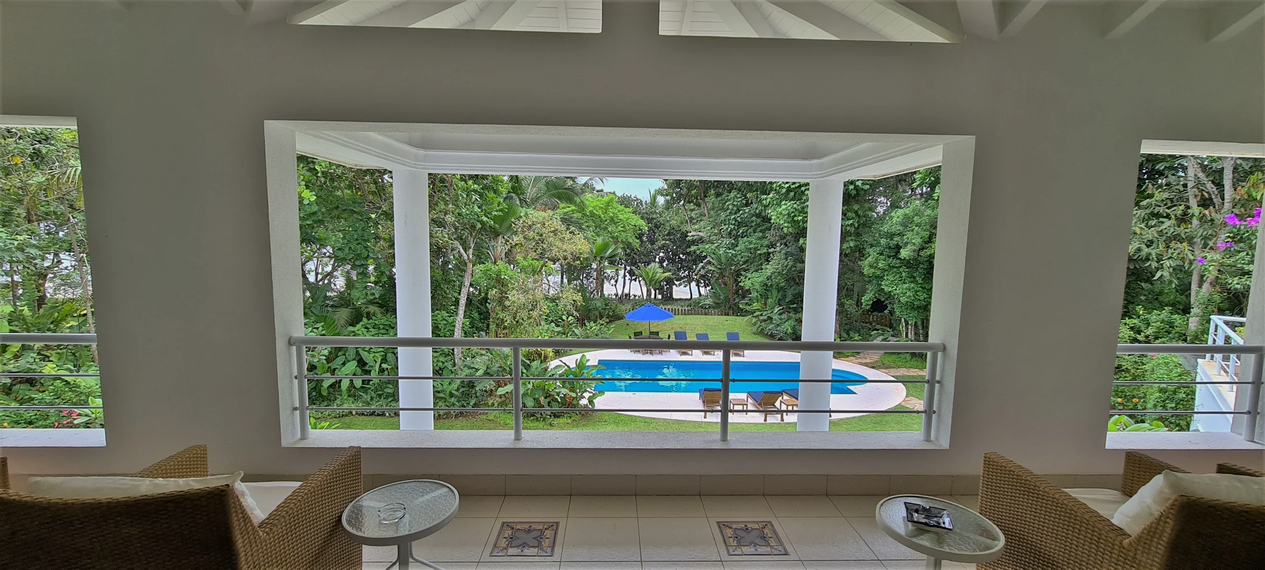 Casa Frente Mar na Praia de Iporanga - Guarujá