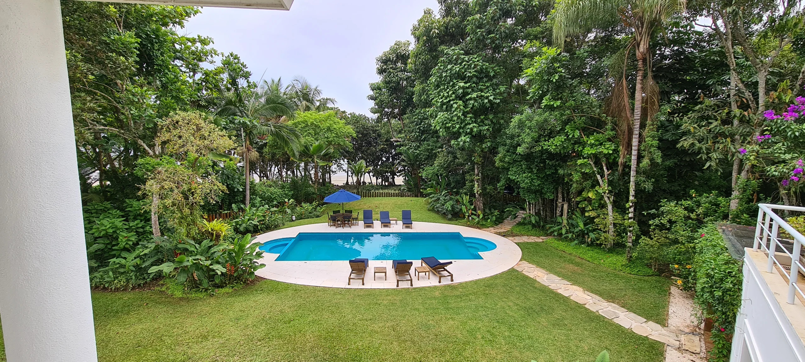 Casa Frente Mar na Praia de Iporanga - Guarujá