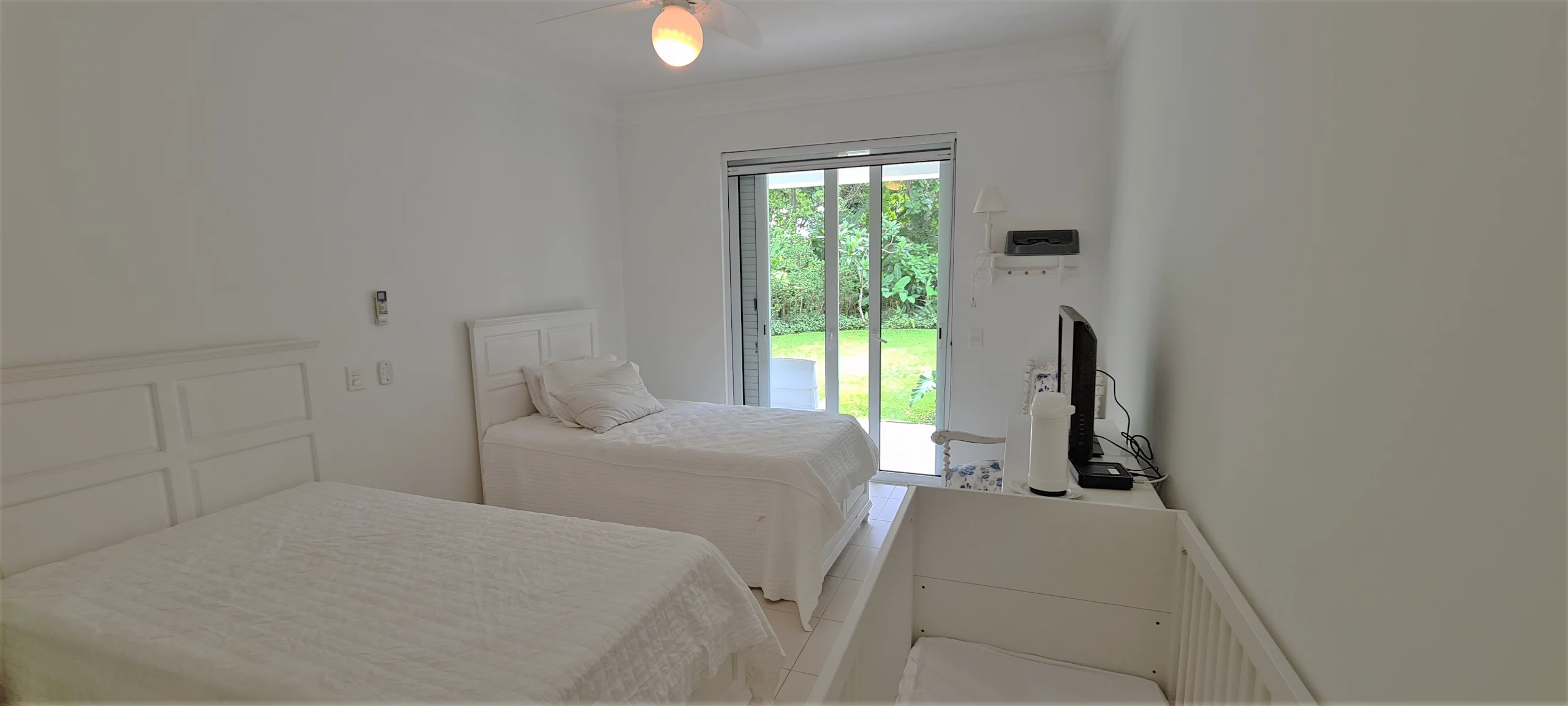 Casa Frente Mar na Praia de Iporanga - Guarujá