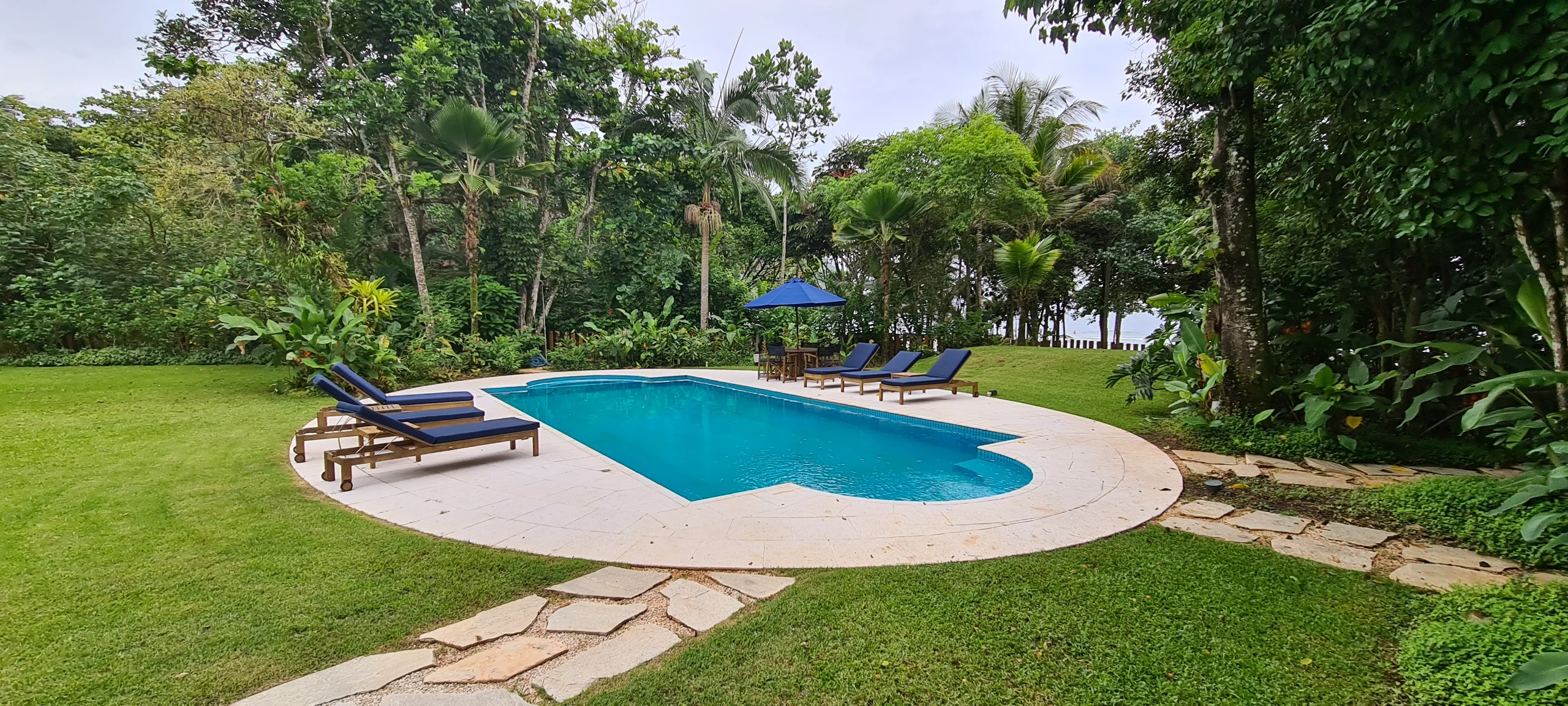 Casa Frente Mar na Praia de Iporanga - Guarujá