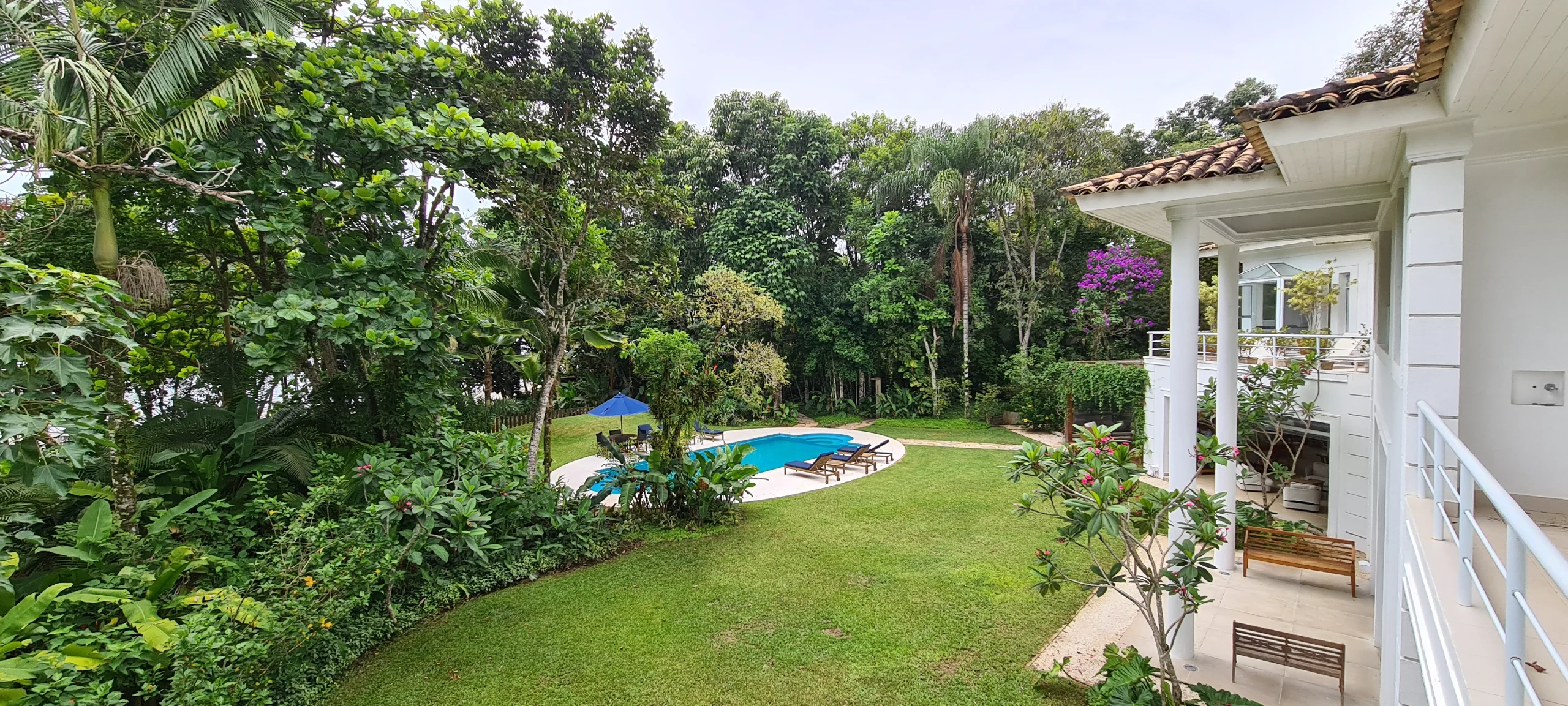Casa Frente Mar na Praia de Iporanga - Guarujá