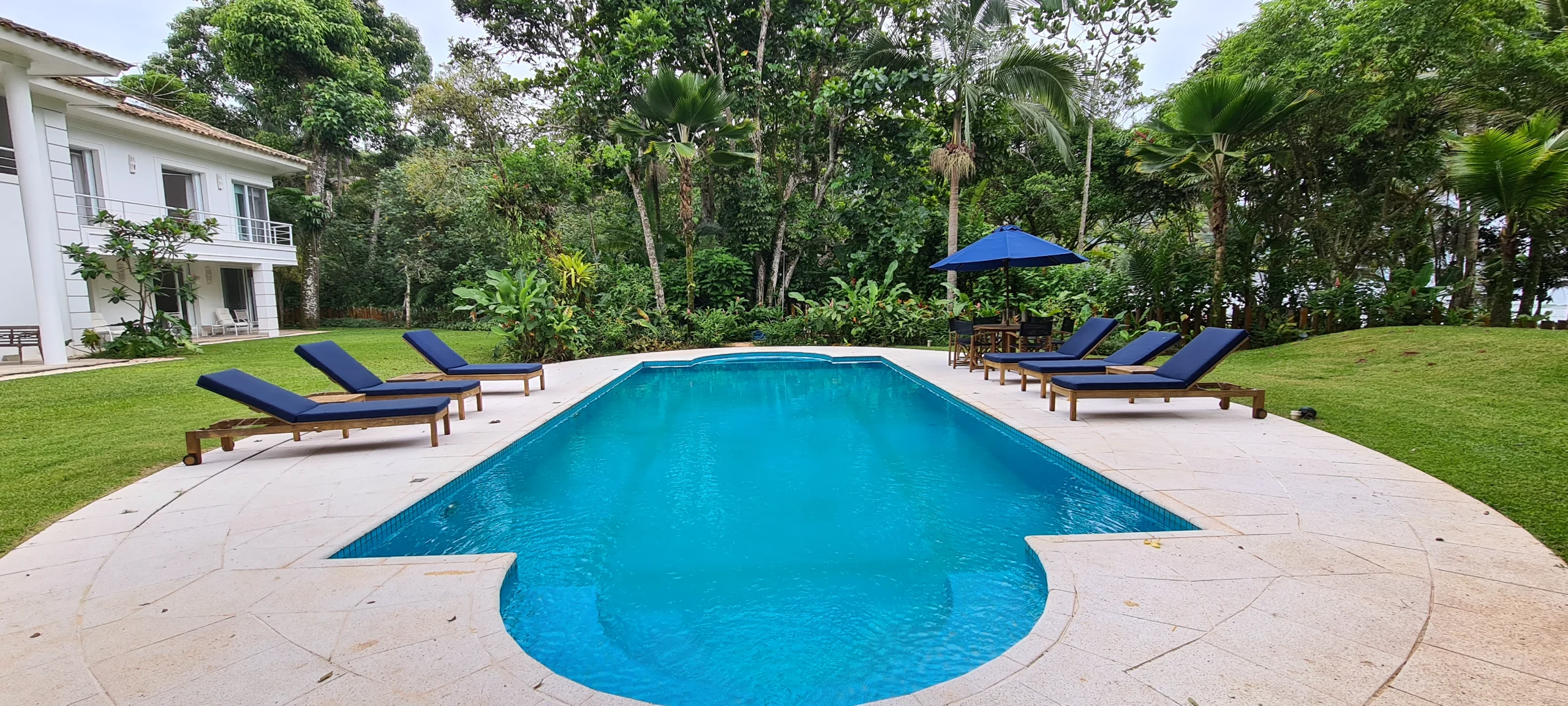 Casa Frente Mar na Praia de Iporanga - Guarujá