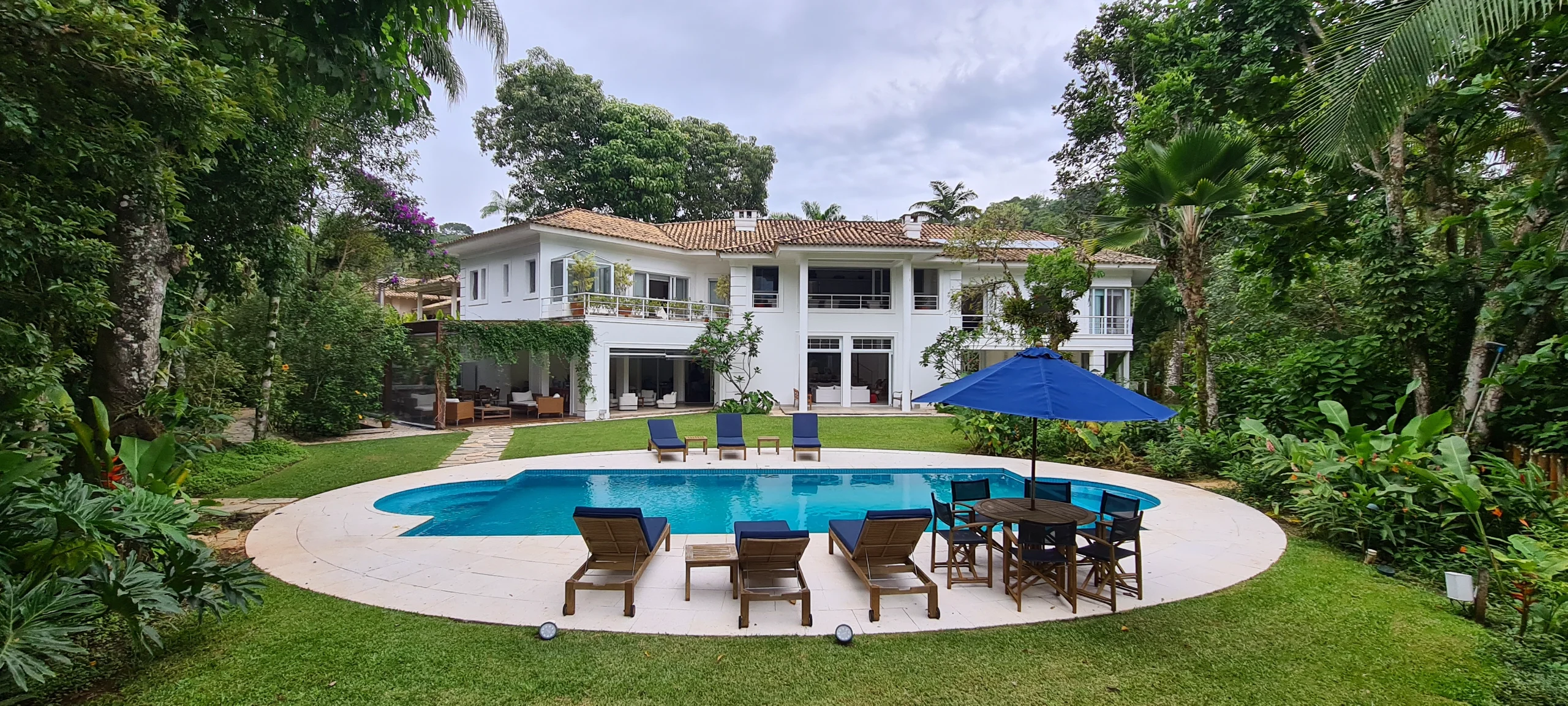 Casa no Condomínio Iporanga Guarujá — Villa 485
