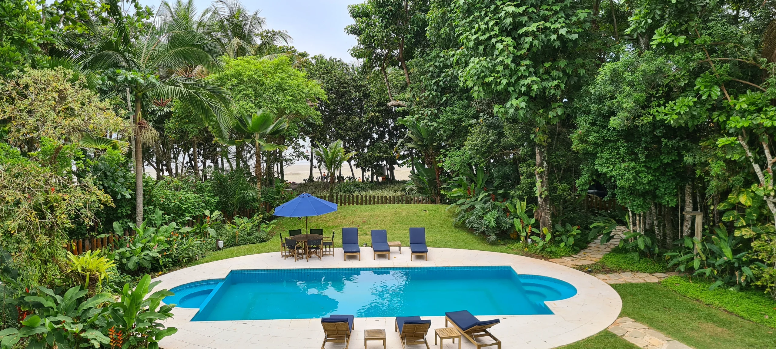 Casa Frente Mar na Praia de Iporanga - Guarujá