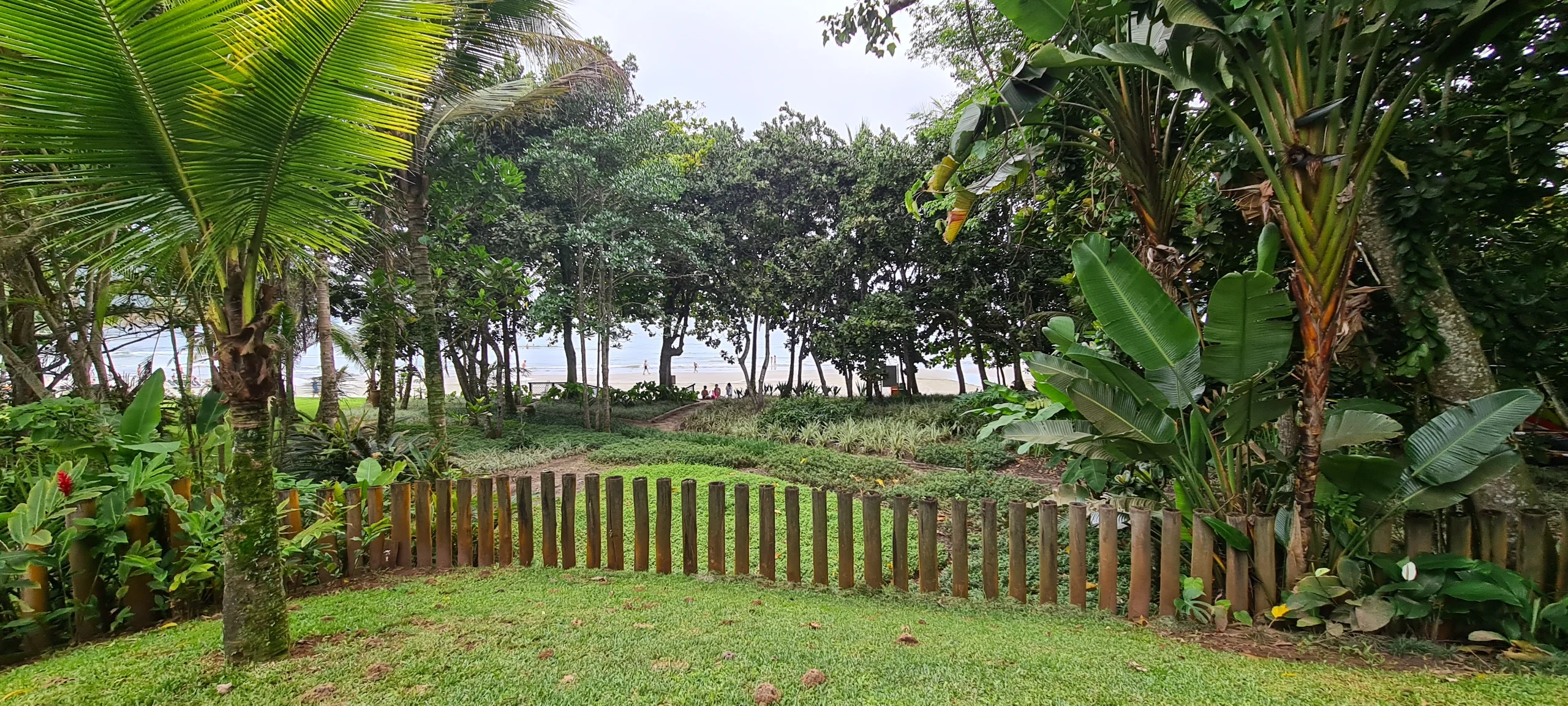 Casa Frente Mar na Praia de Iporanga - Guarujá