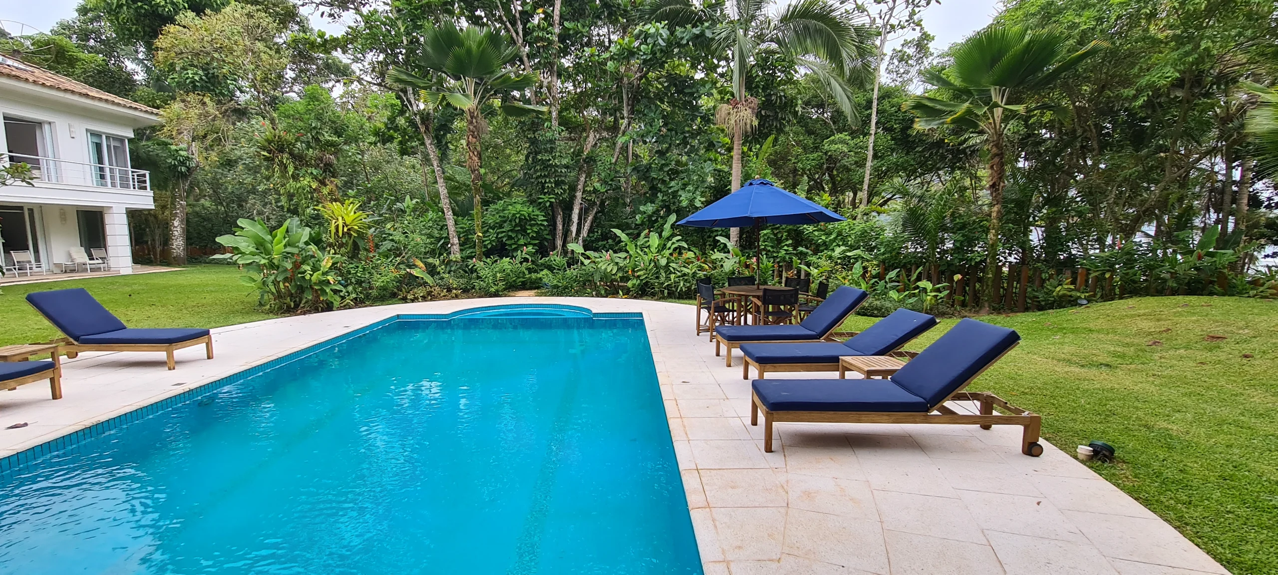 Casa Frente Mar na Praia de Iporanga - Guarujá