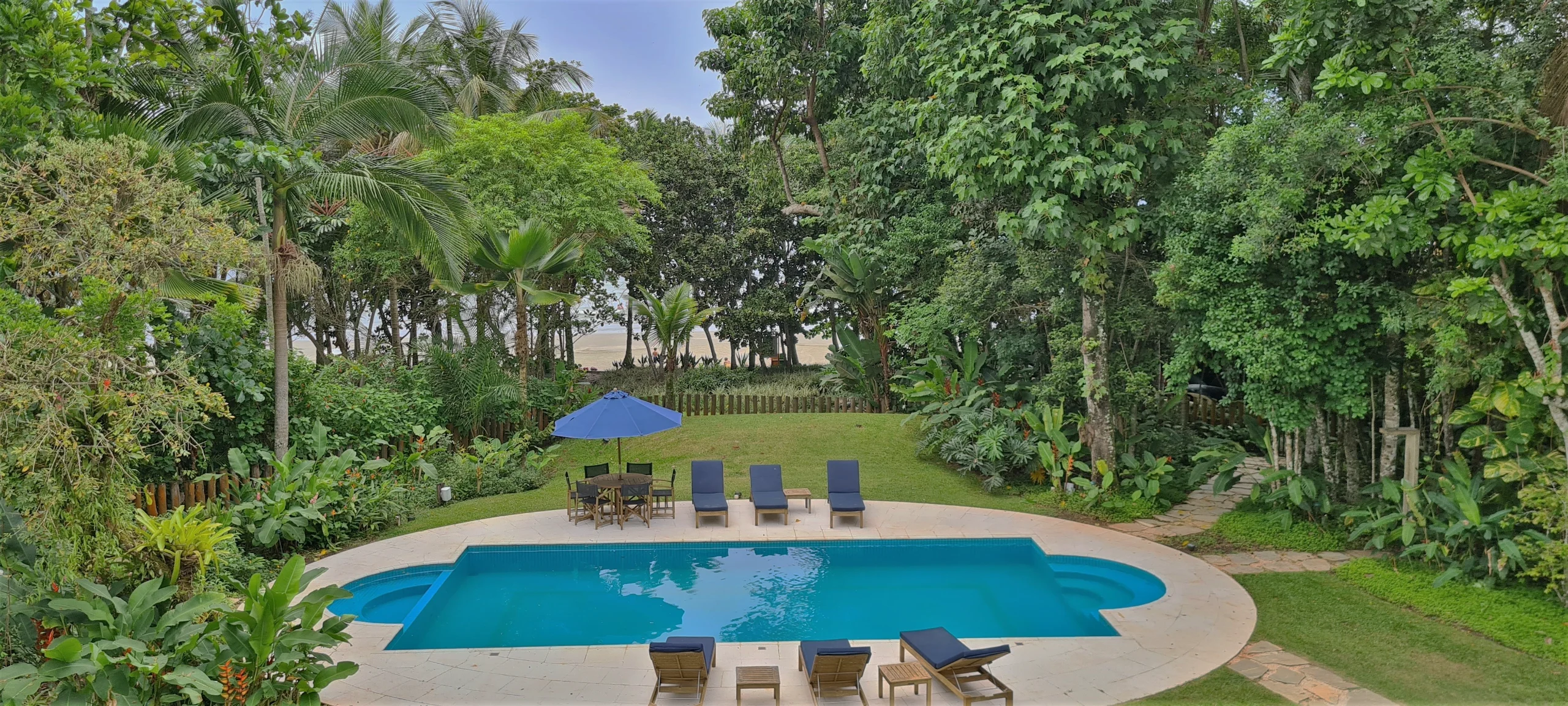 Casa Frente Mar na Praia de Iporanga - Guarujá