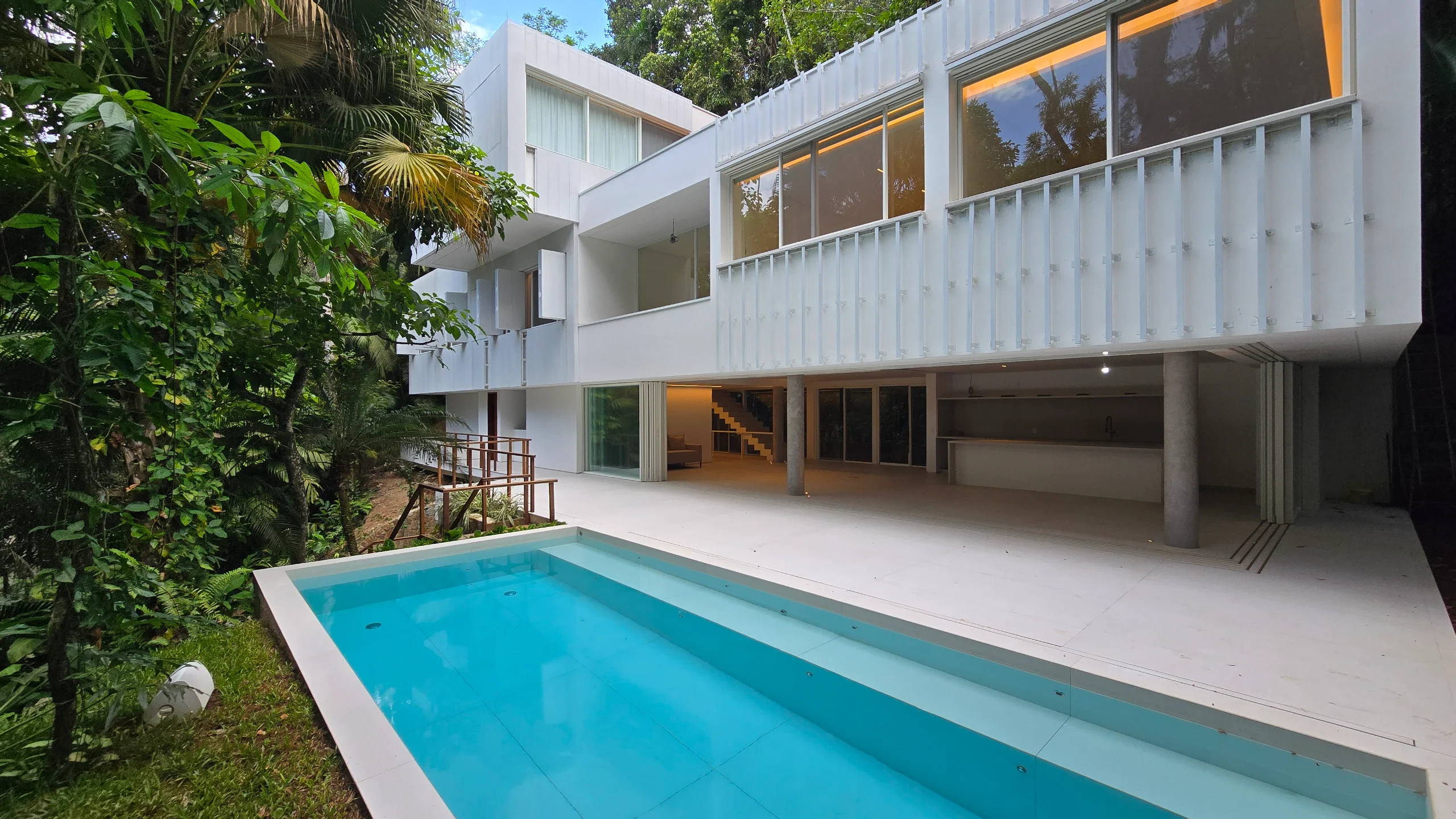 Casa Nova a Venda Condominio São Pedro Guarujá