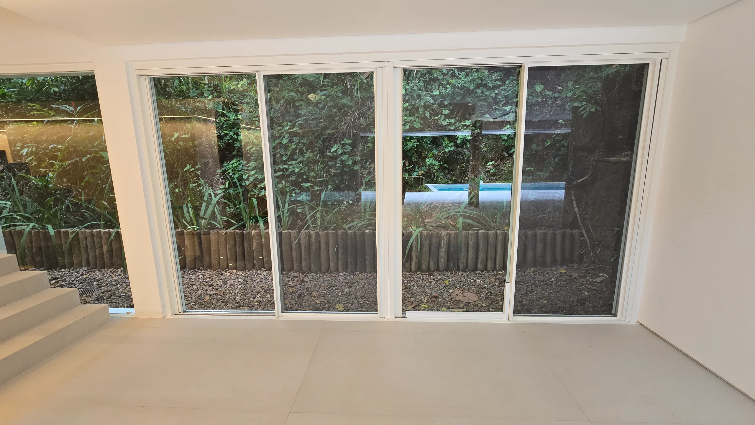 Casa Nova a Venda Condominio São Pedro Guarujá