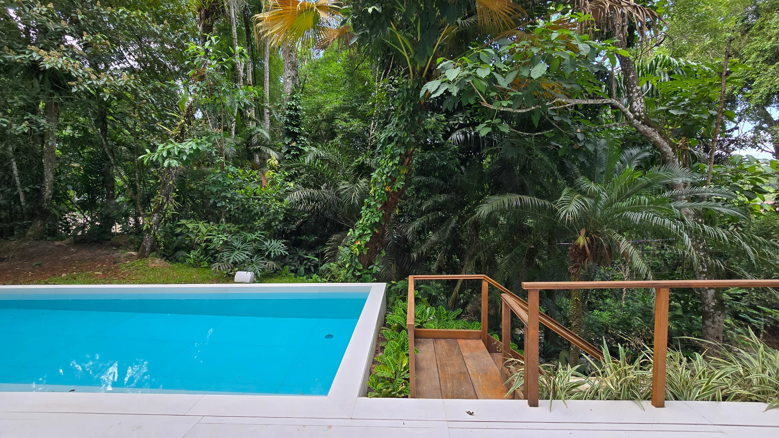 Casa Nova a Venda Condominio São Pedro Guarujá