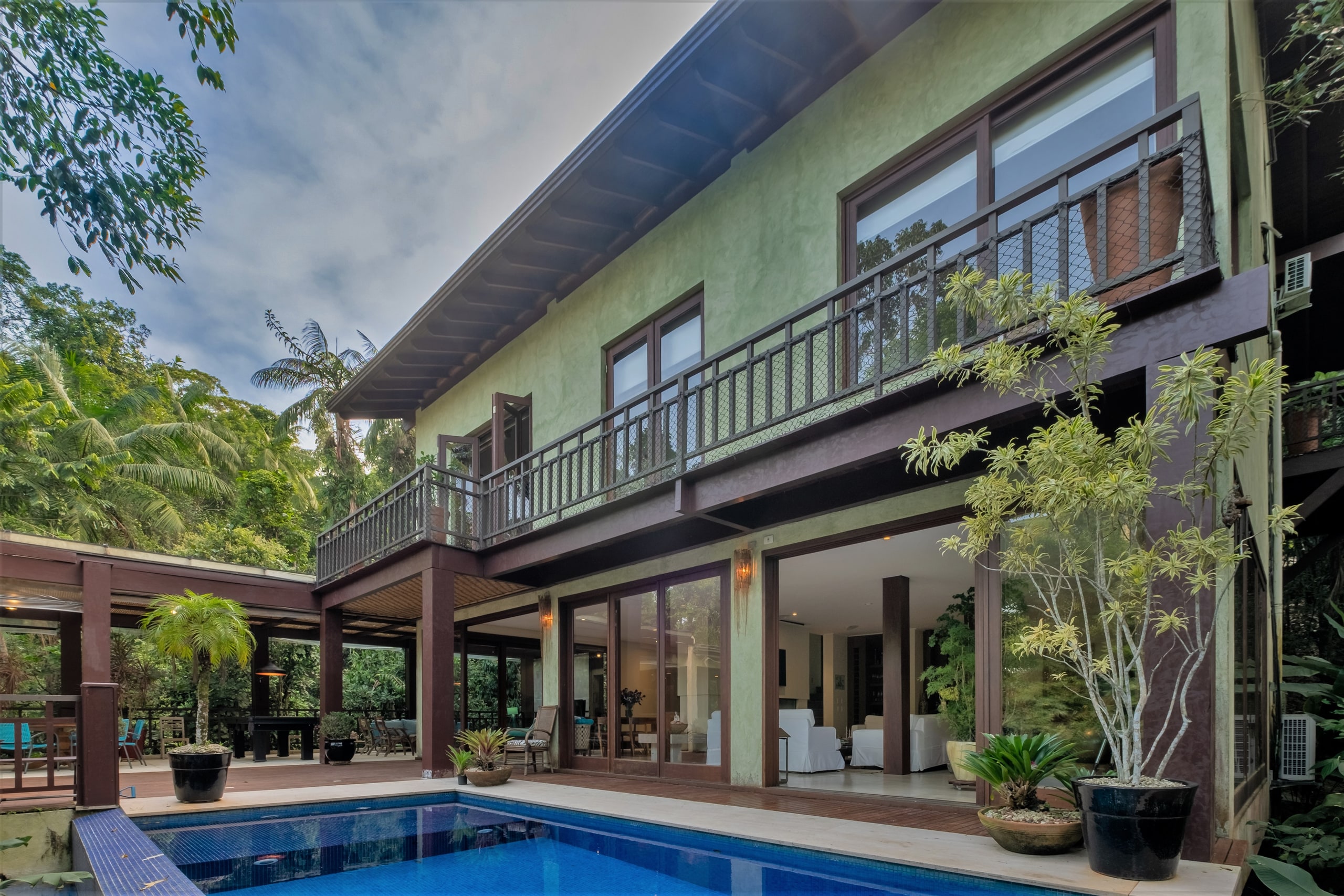 Casa a venda no Condominio Tijucopava Guaruja
