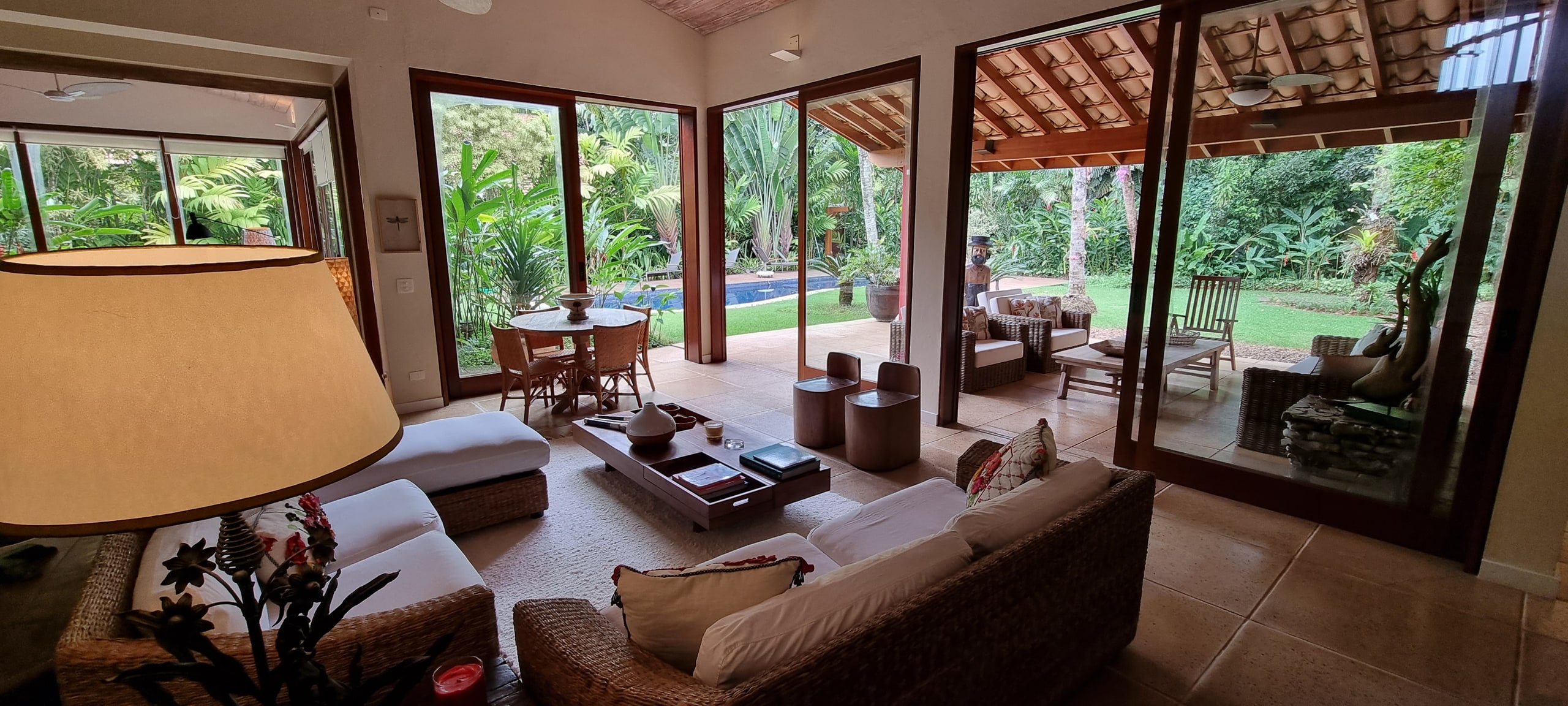 Locação Temporada Condominio Iporanga Casa Praia de Iporanga Guarujá