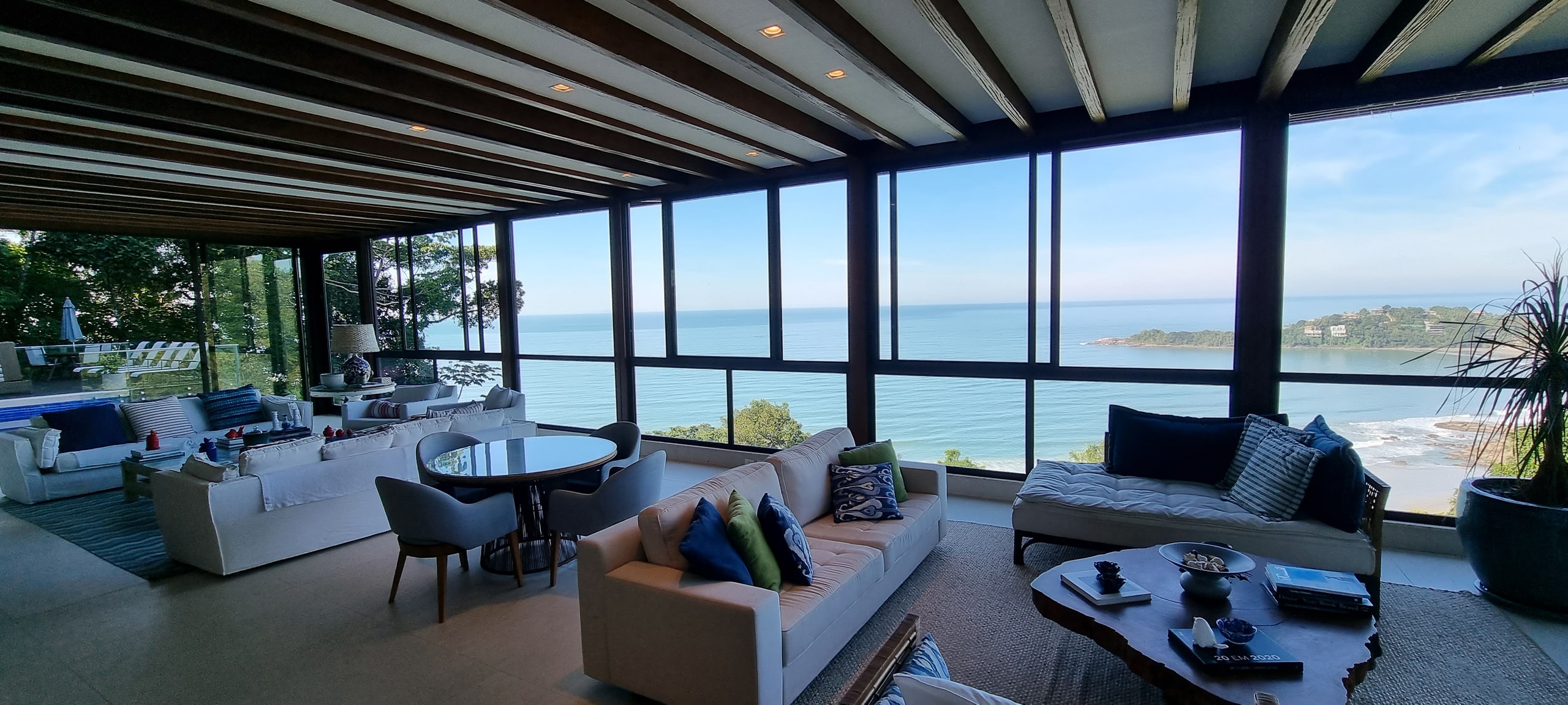 Casa com Vista para o Mar a Venda e Locação no Condominio Taguaiba Guaruja