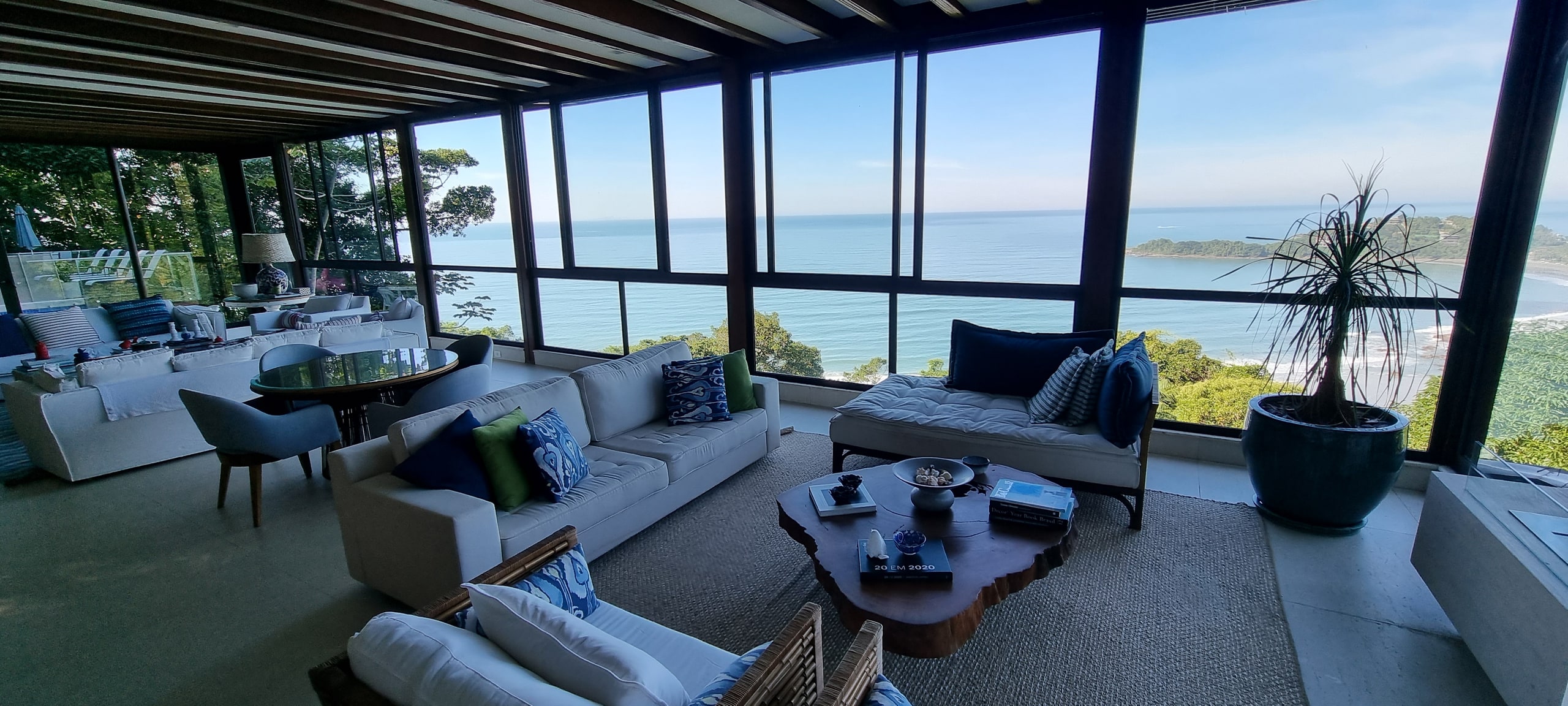 Casa com Vista para o Mar a Venda e Locação no Condominio Taguaiba Guaruja