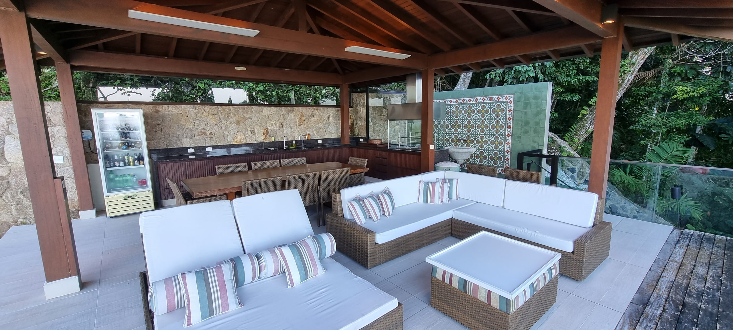 Casa com Vista para o Mar a Venda e Locação no Condominio Taguaiba Guaruja