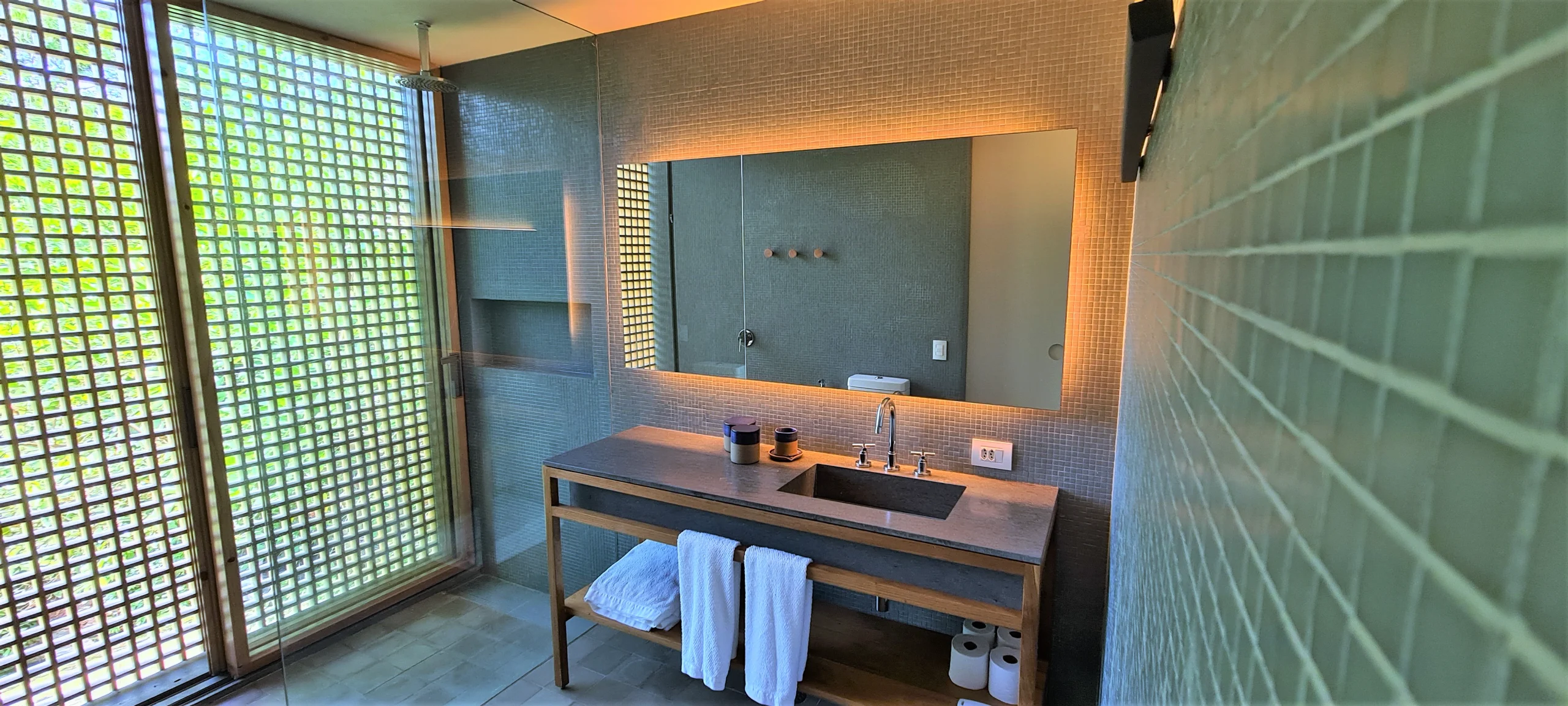 Locação Vista mar Condominio Iporanga Guarujá