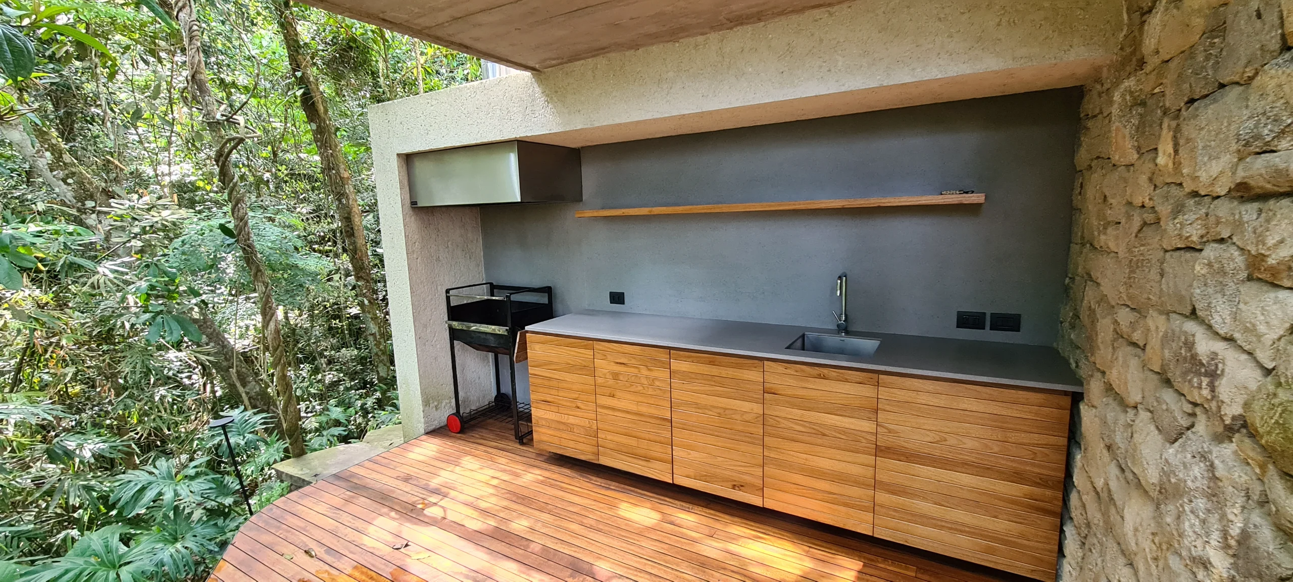 Locação Vista mar Condominio Iporanga Guarujá