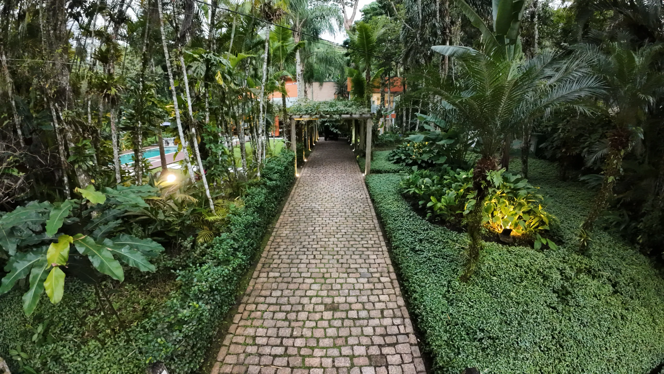 Casa a Venda Praia de Iporanga e Aluguel Temporada Condominio Iporanga Guarujá