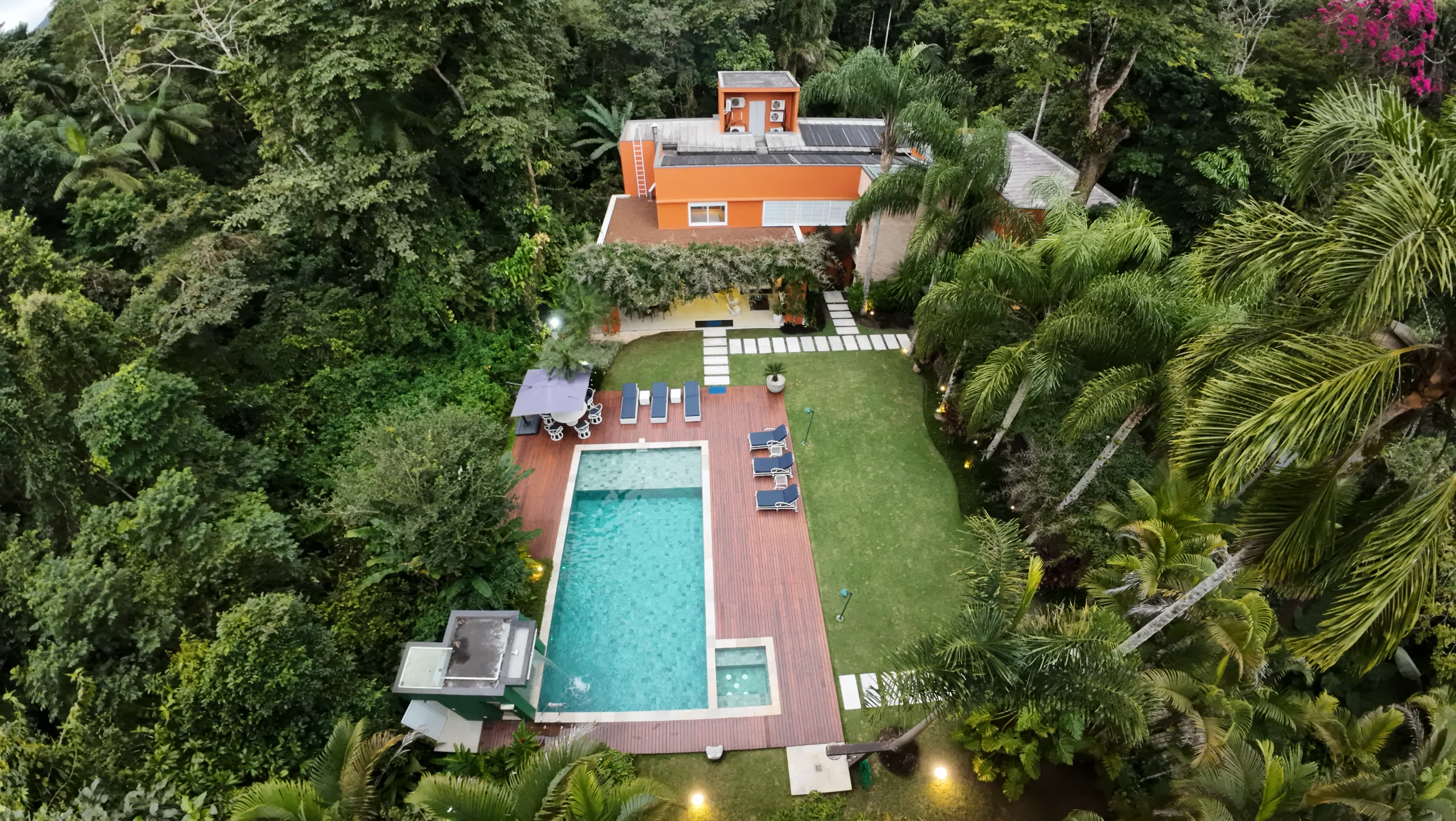 Casa a Venda Praia de Iporanga e Aluguel Temporada Condominio Iporanga Guarujá