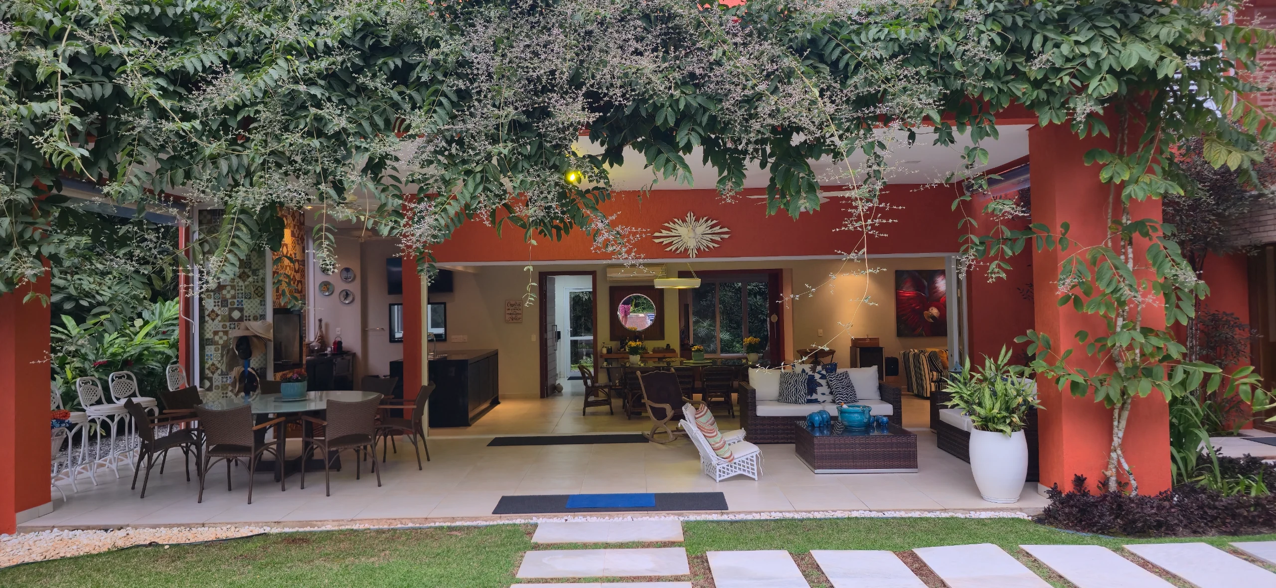Casa a Venda Praia de Iporanga e Aluguel Temporada Condominio Iporanga Guarujá