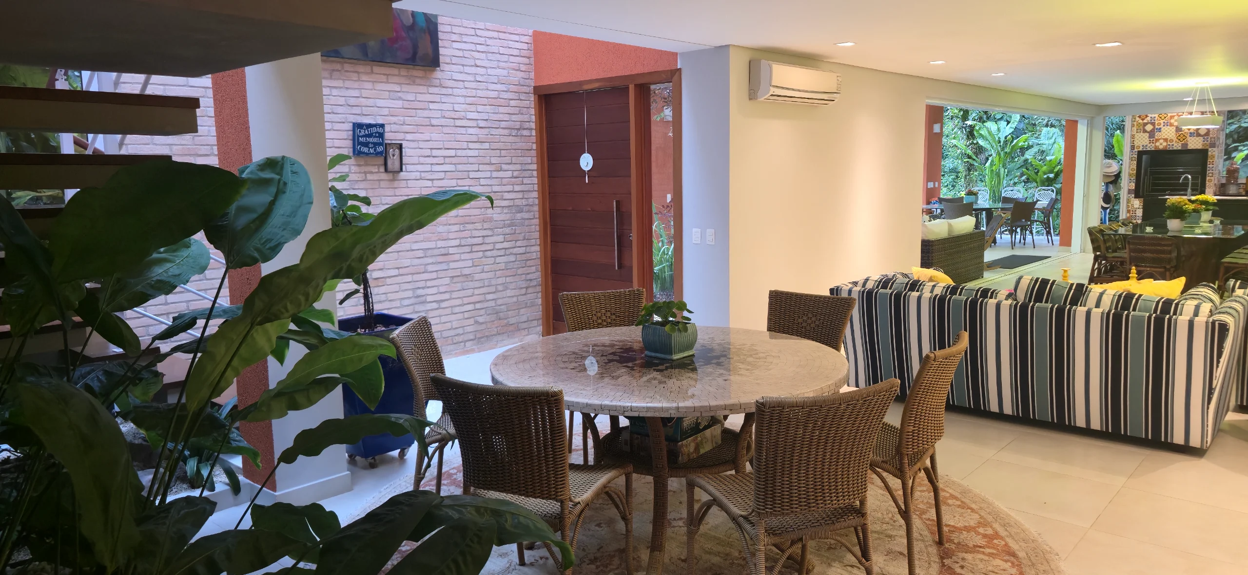 Casa a Venda Praia de Iporanga e Aluguel Temporada Condominio Iporanga Guarujá