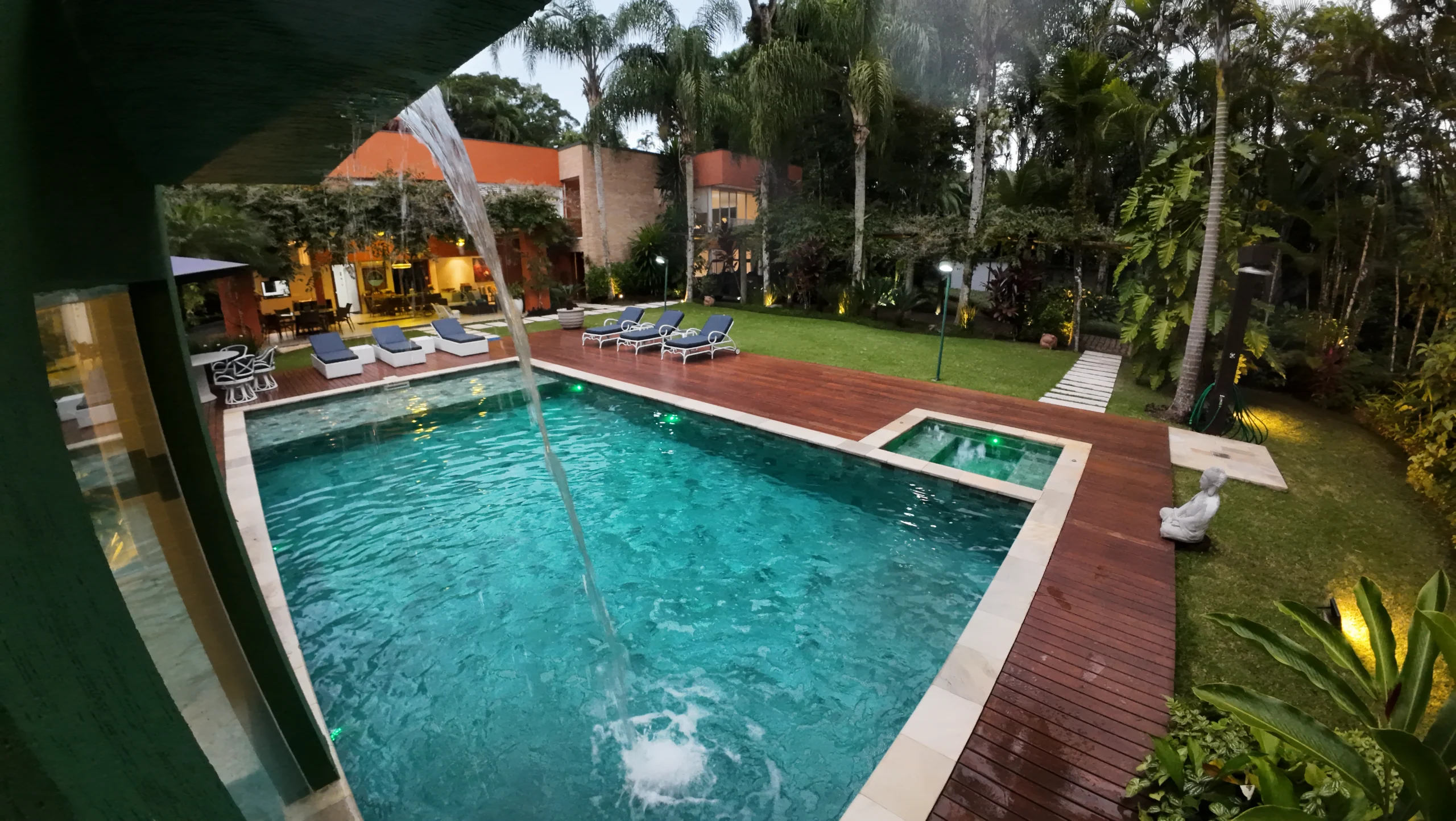 Casa a Venda Praia de Iporanga e Aluguel Temporada Condominio Iporanga Guarujá