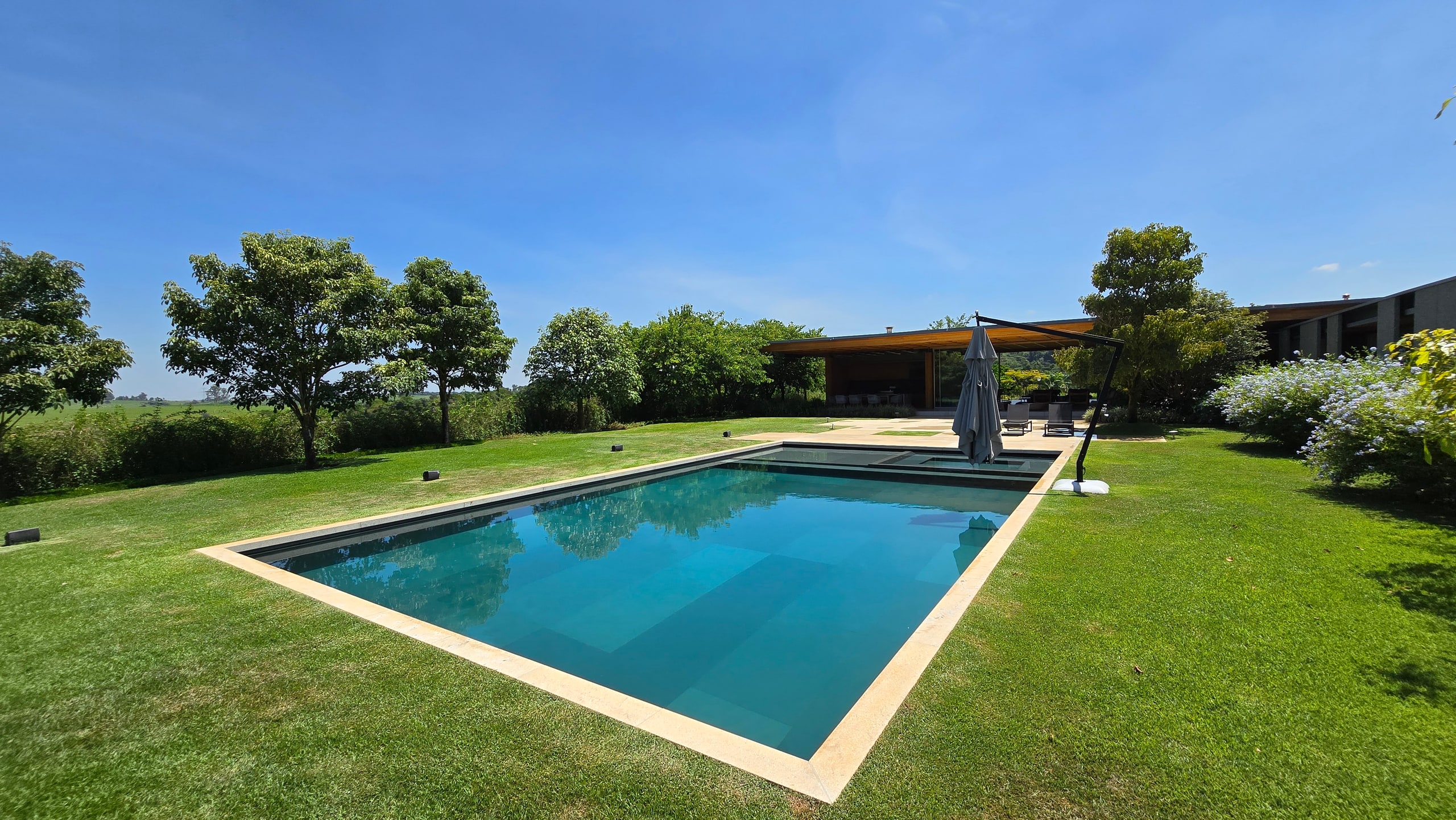 Casa Venda na Fazenda Boa Vista por Jacobsen Arquitetura em Porto Feliz