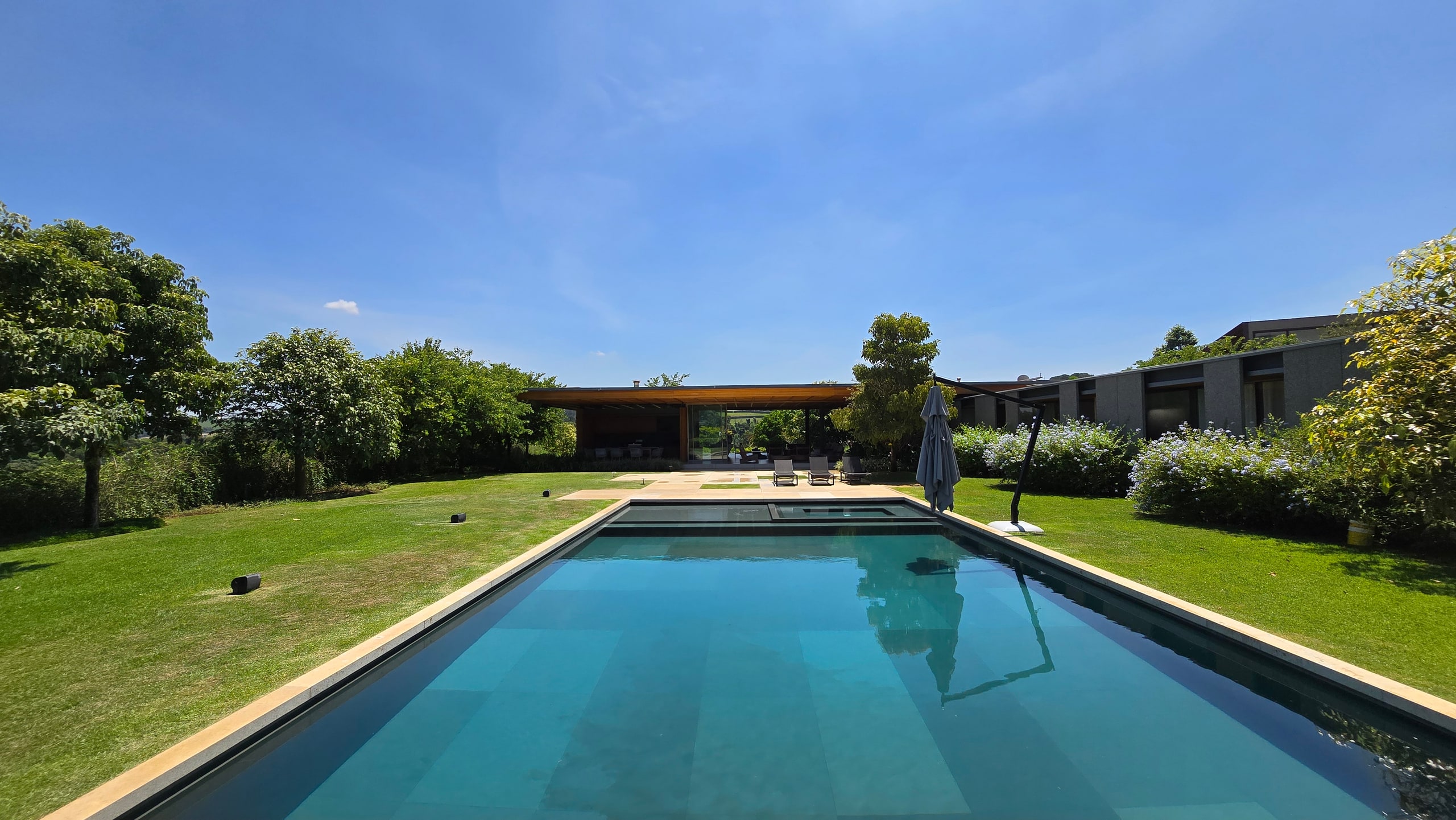 Casa Venda na Fazenda Boa Vista por Jacobsen Arquitetura em Porto Feliz