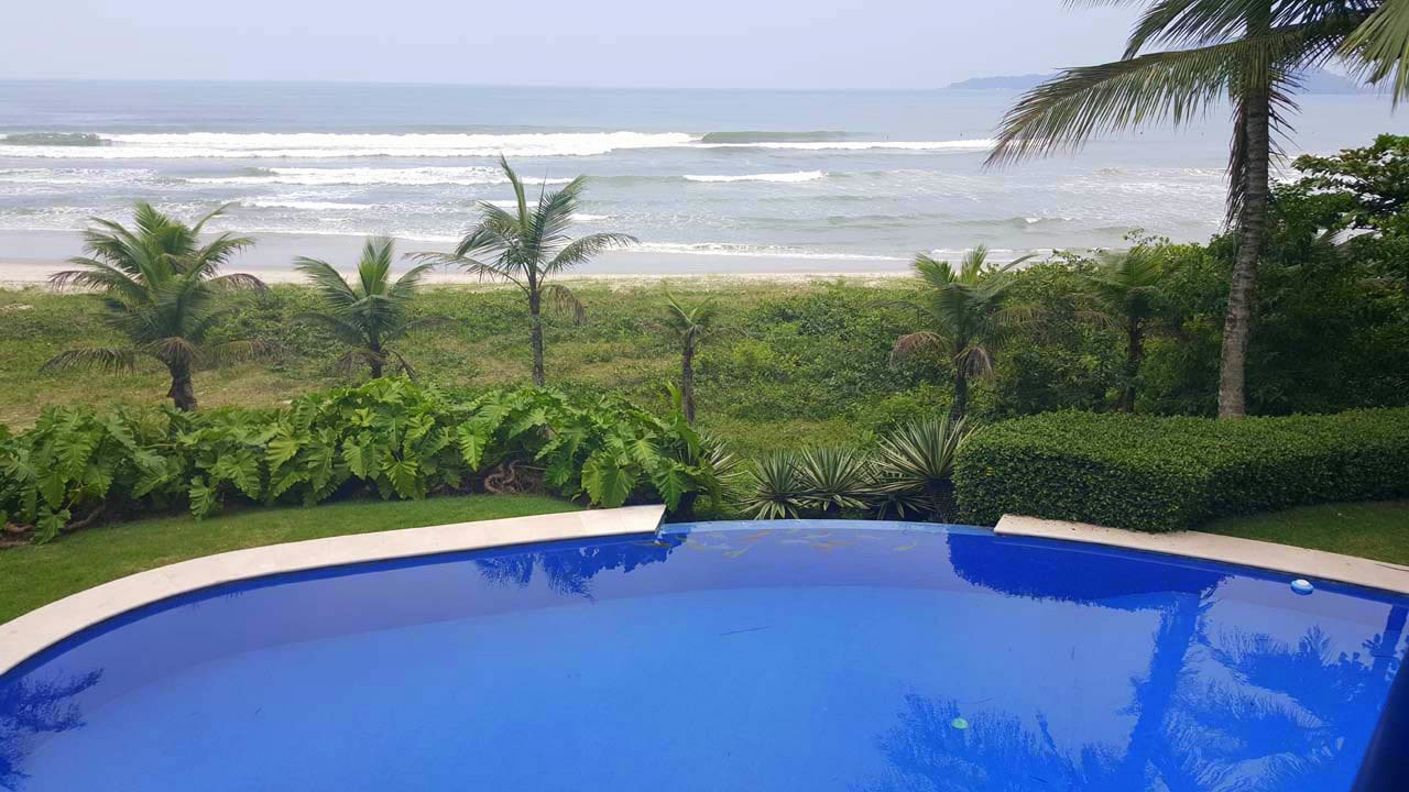 Imóveis Pé na Areia Condominio Iporanga Guarujá