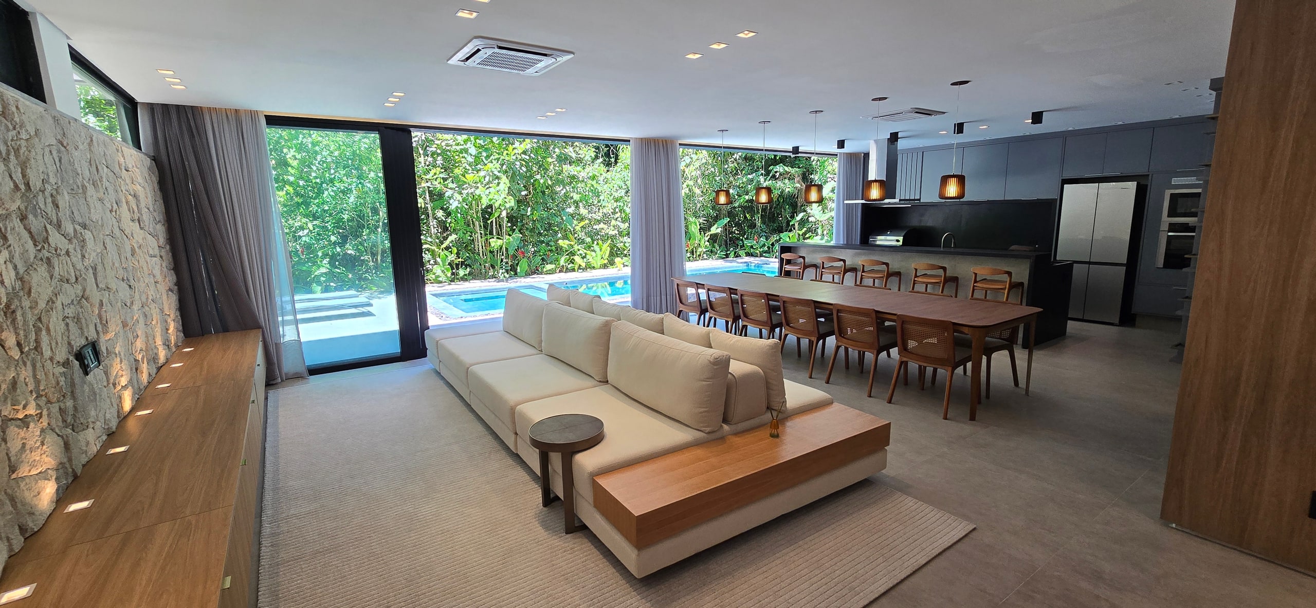 Casa Nova a Venda Condominio Iporanga Praia de iporanga Guarujá