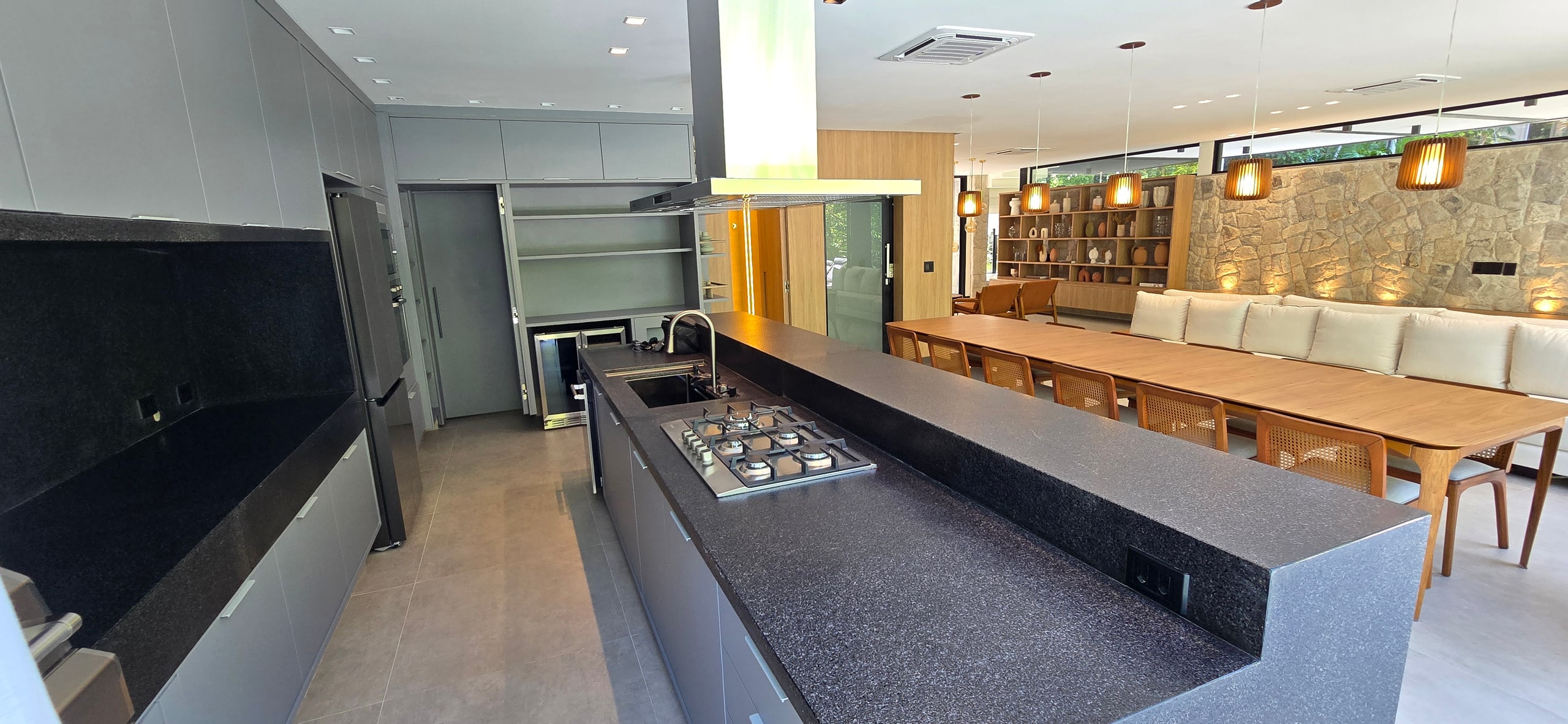 Casa Nova a Venda Condominio Iporanga Praia de iporanga Guarujá