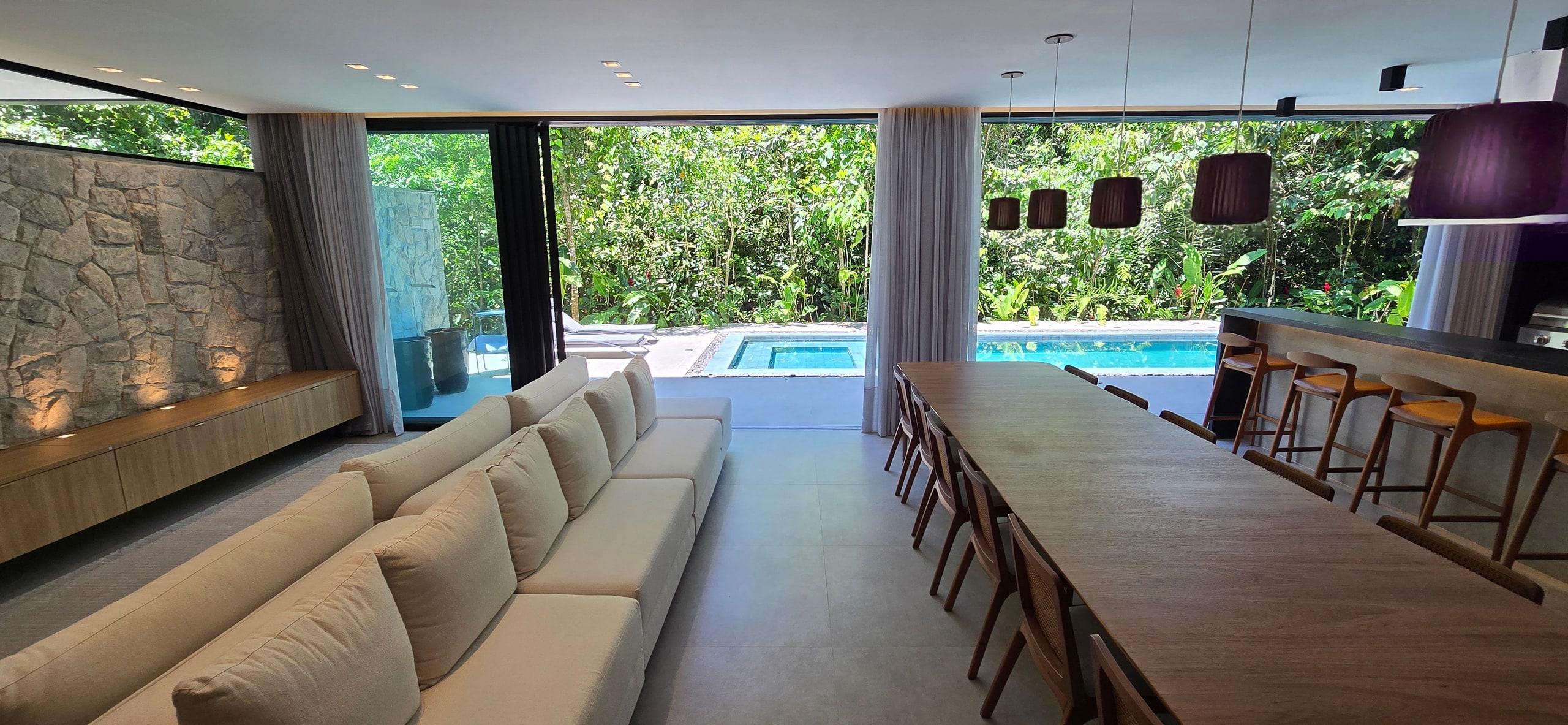 Casa Nova a Venda Condominio Iporanga Praia de iporanga Guarujá