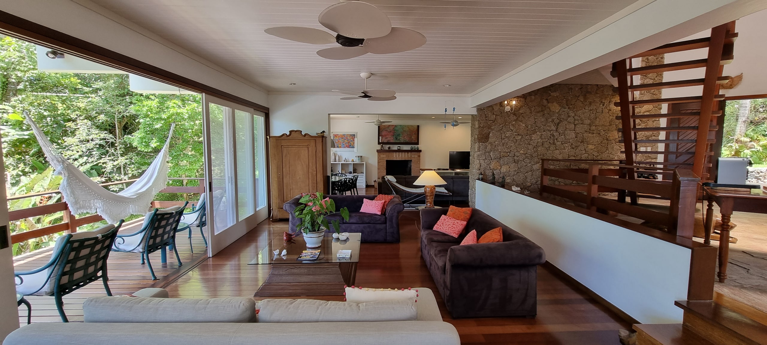 Imoveis Venda meio Mato do Condominio São Pedro Guaruja