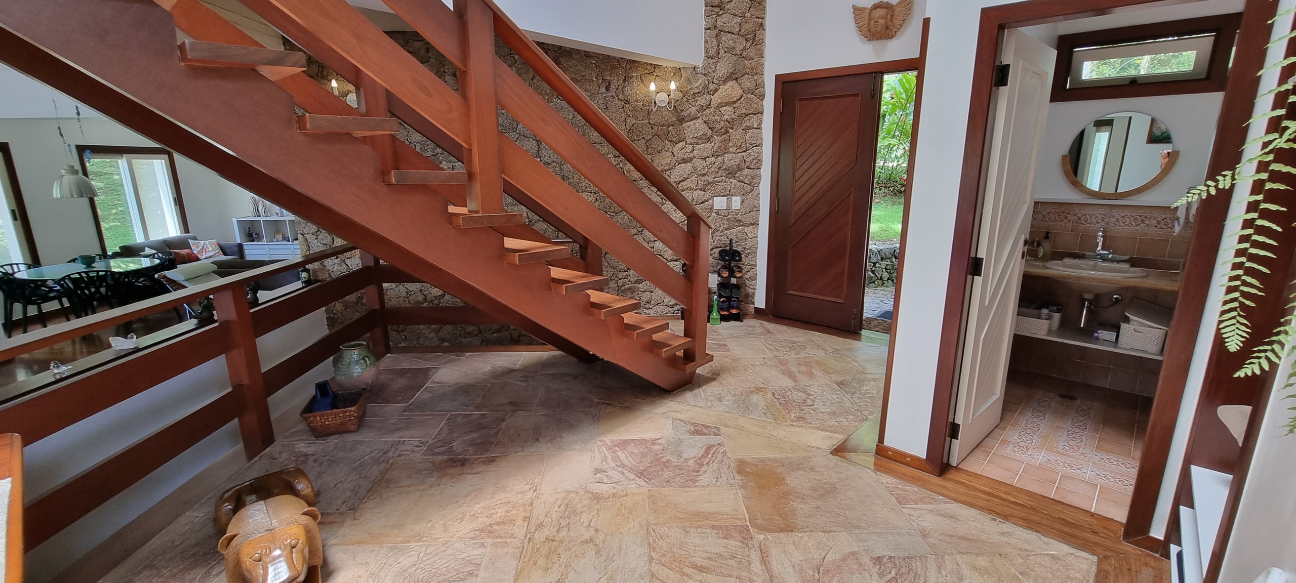 Imoveis Venda meio Mato do Condominio São Pedro Guaruja