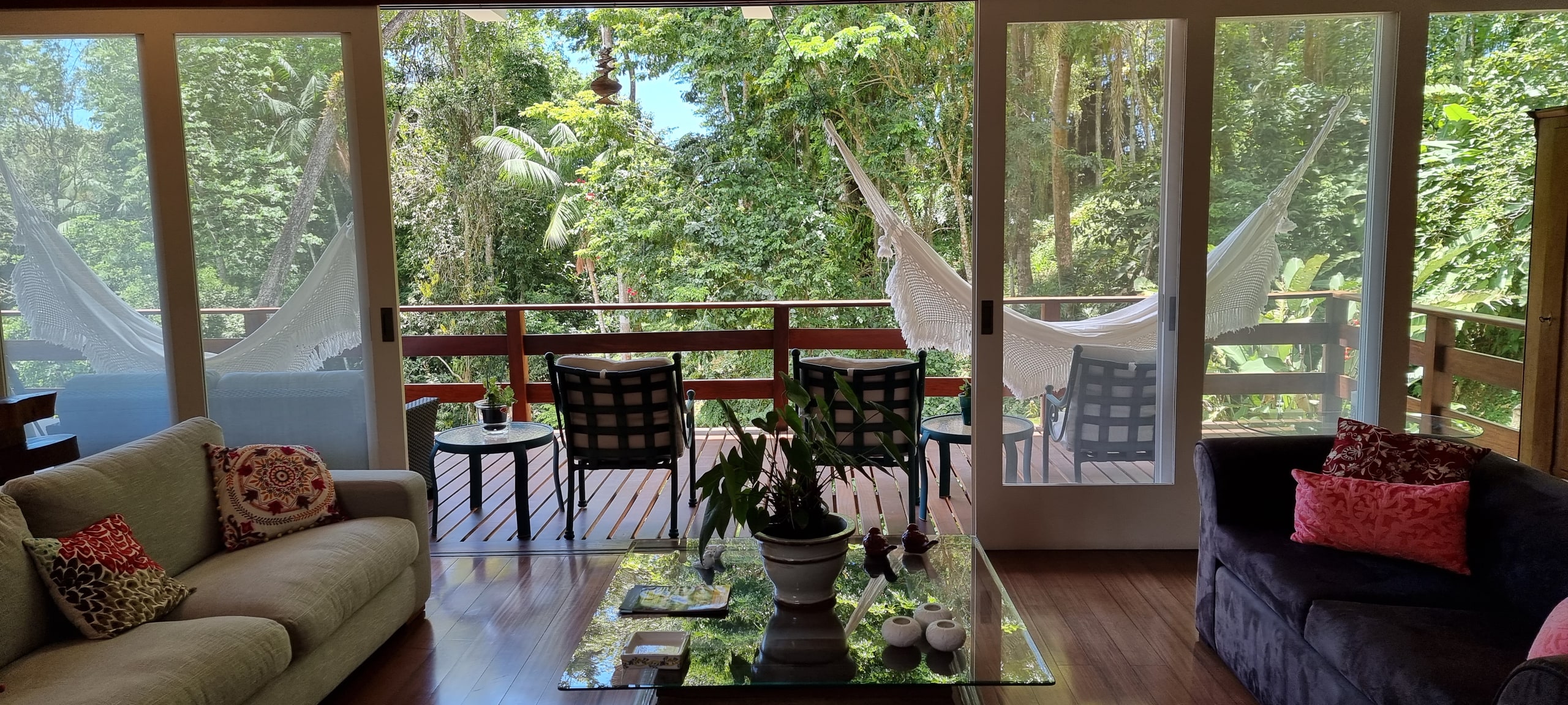 Imoveis Venda meio Mato do Condominio São Pedro Guaruja