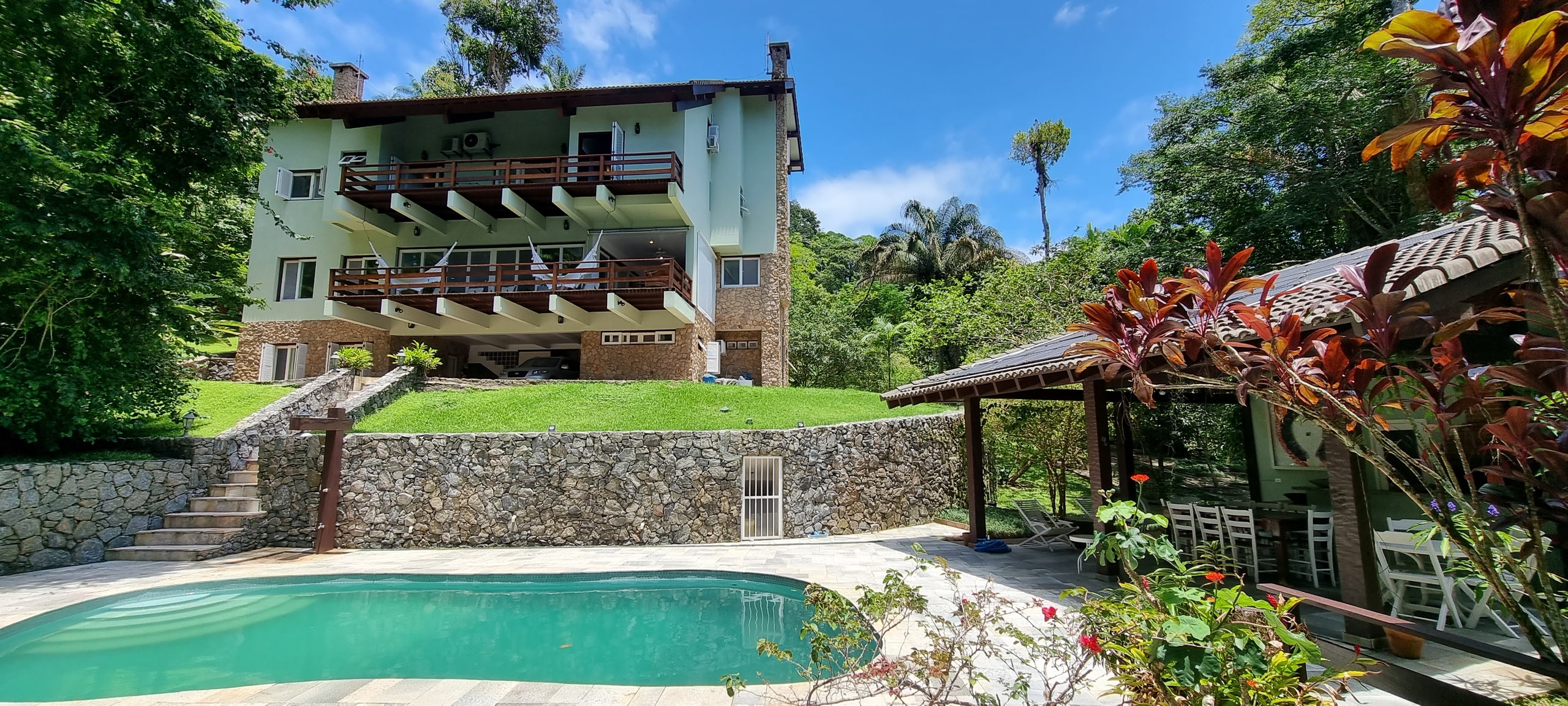 Casa no Condomínio São Pedro Guarujá — Villa 146
