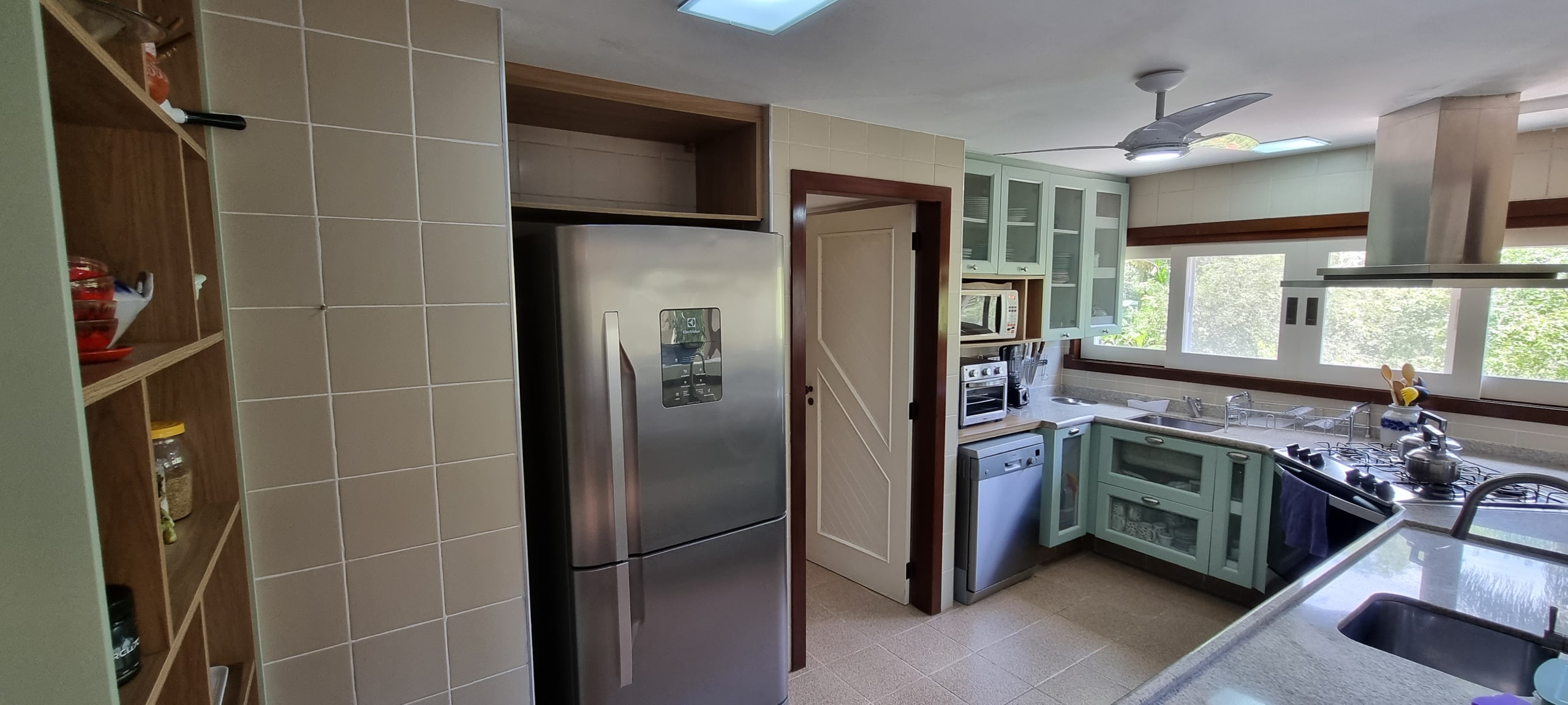 Imoveis Venda meio Mato do Condominio São Pedro Guaruja