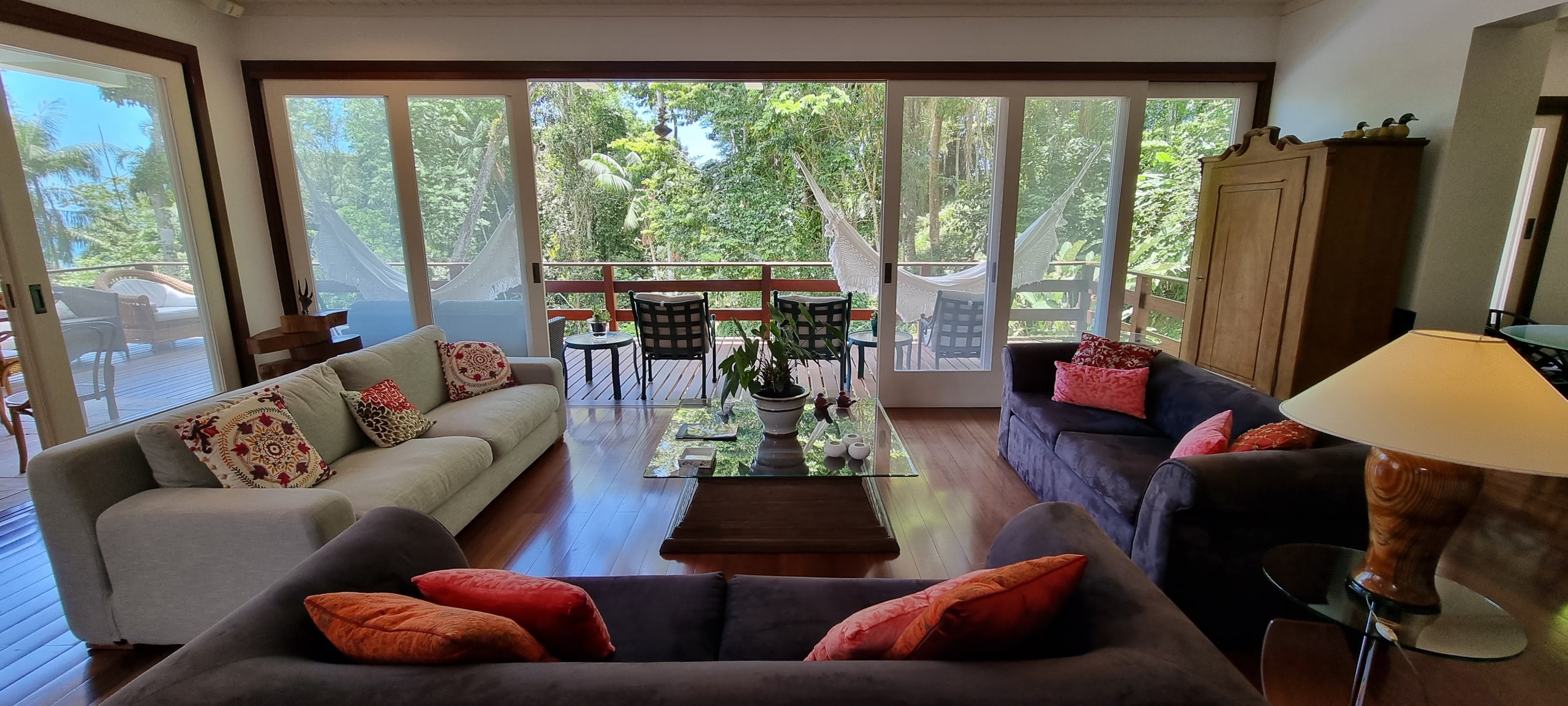 Imoveis Venda meio Mato do Condominio São Pedro Guaruja
