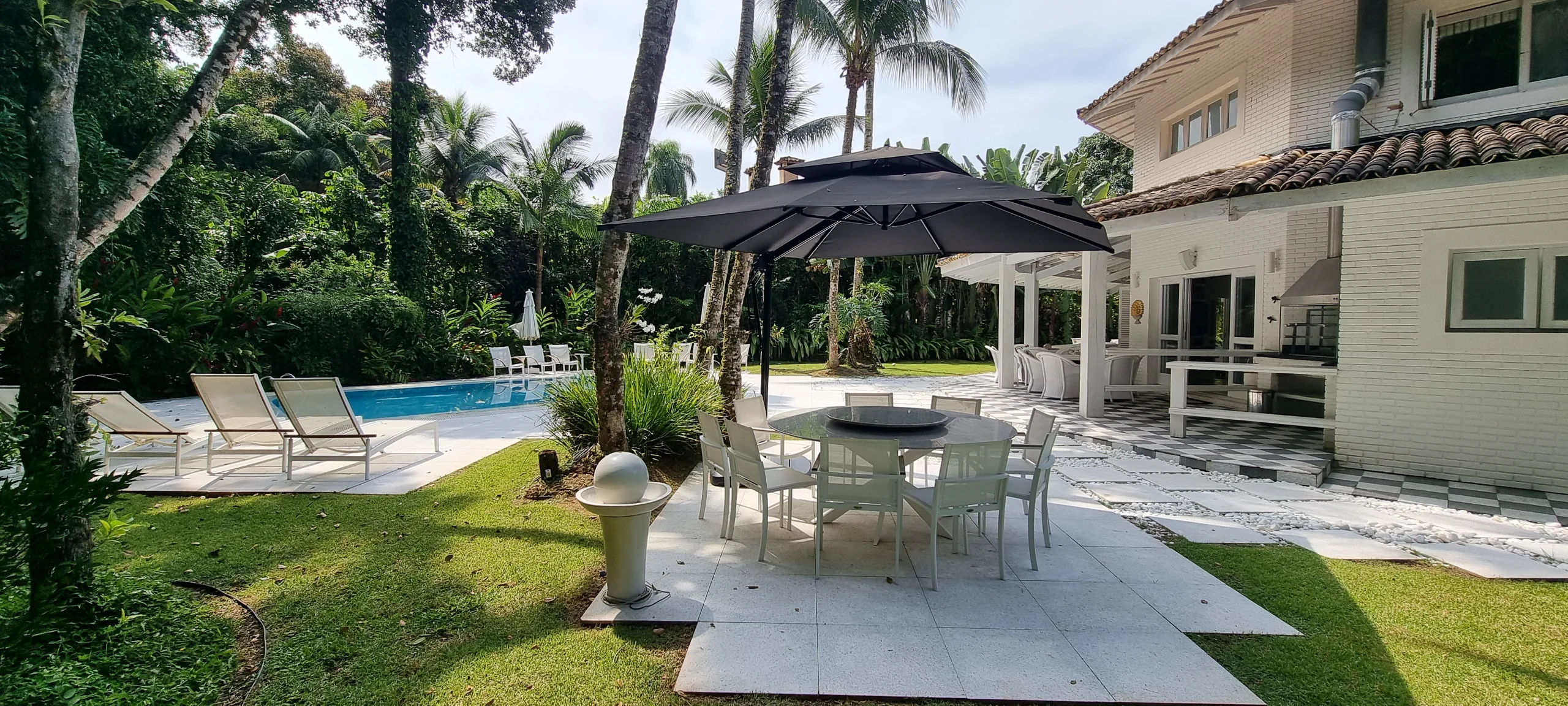 Locação Temporada no Condominio Iporanga Guarujá