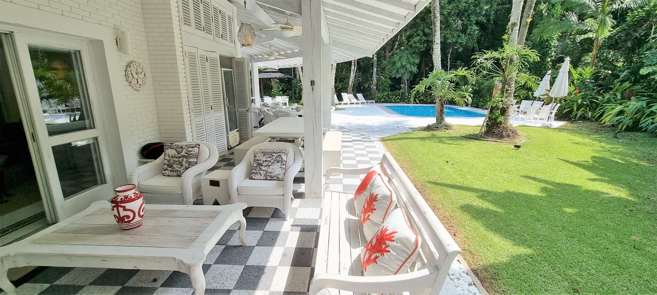 Locação Temporada no Condominio Iporanga Guarujá