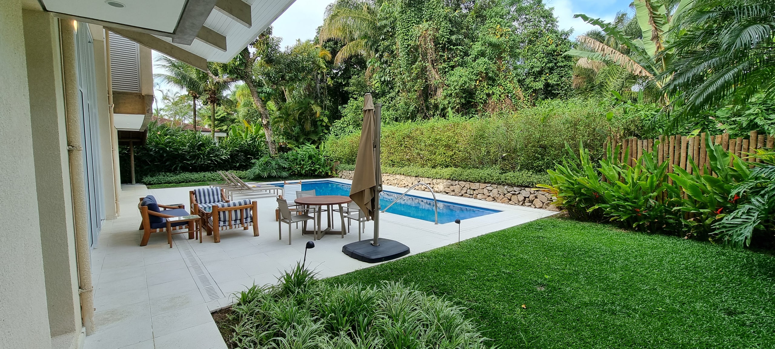 Casa no Condominio Iporanga a Venda