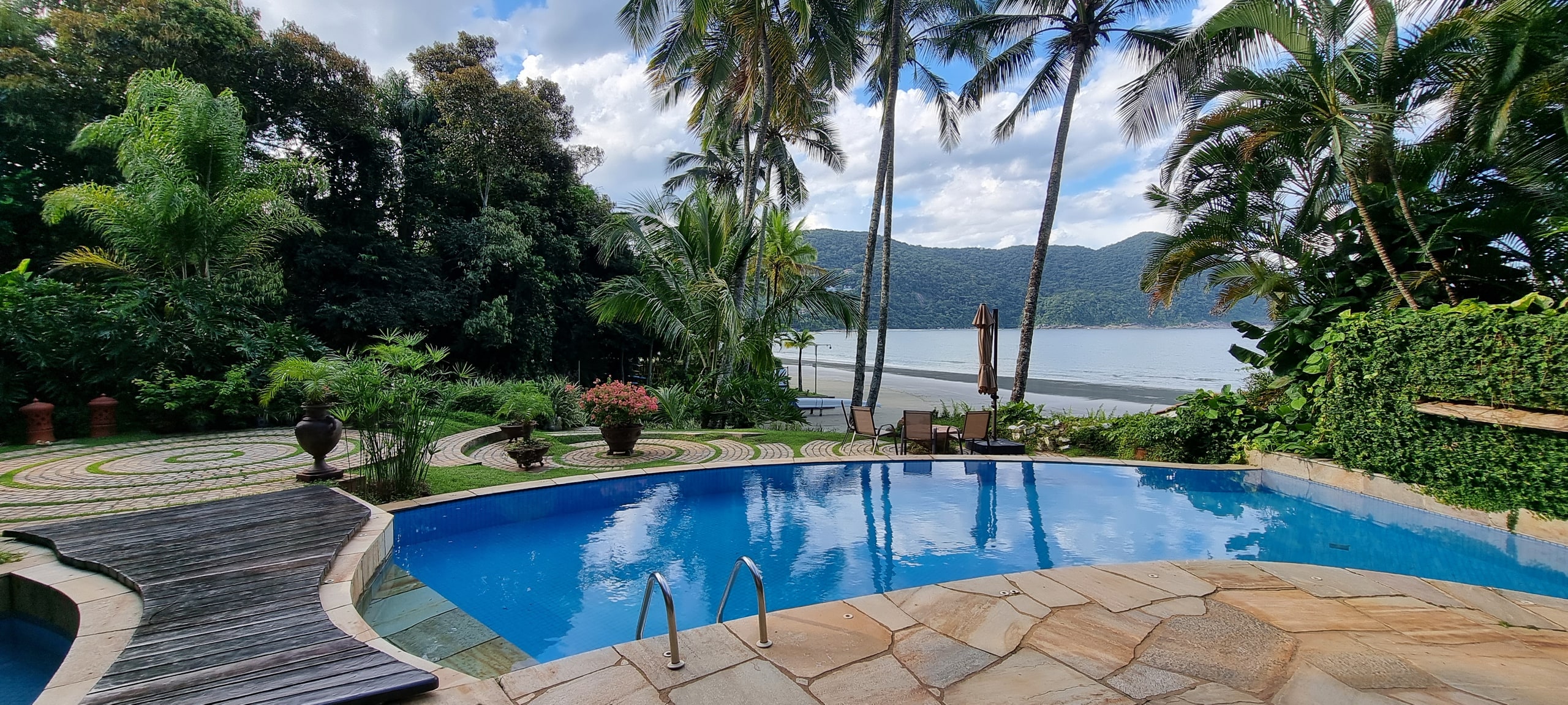 Casas Locaão Pé na Areia Condominio Iporanga