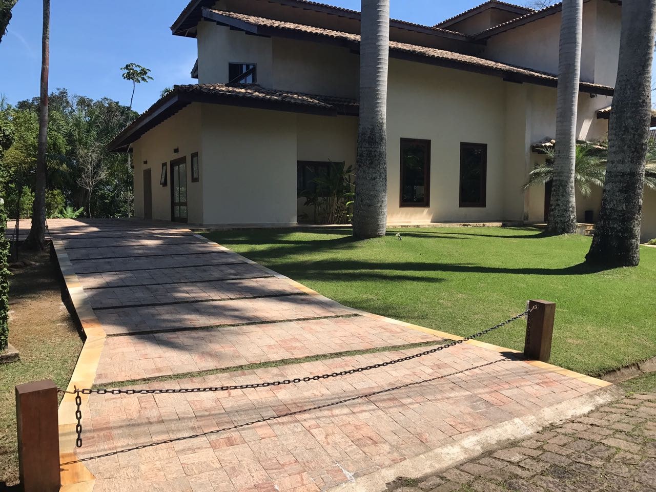 Imóveis no Condominio Iporanga Guarujá